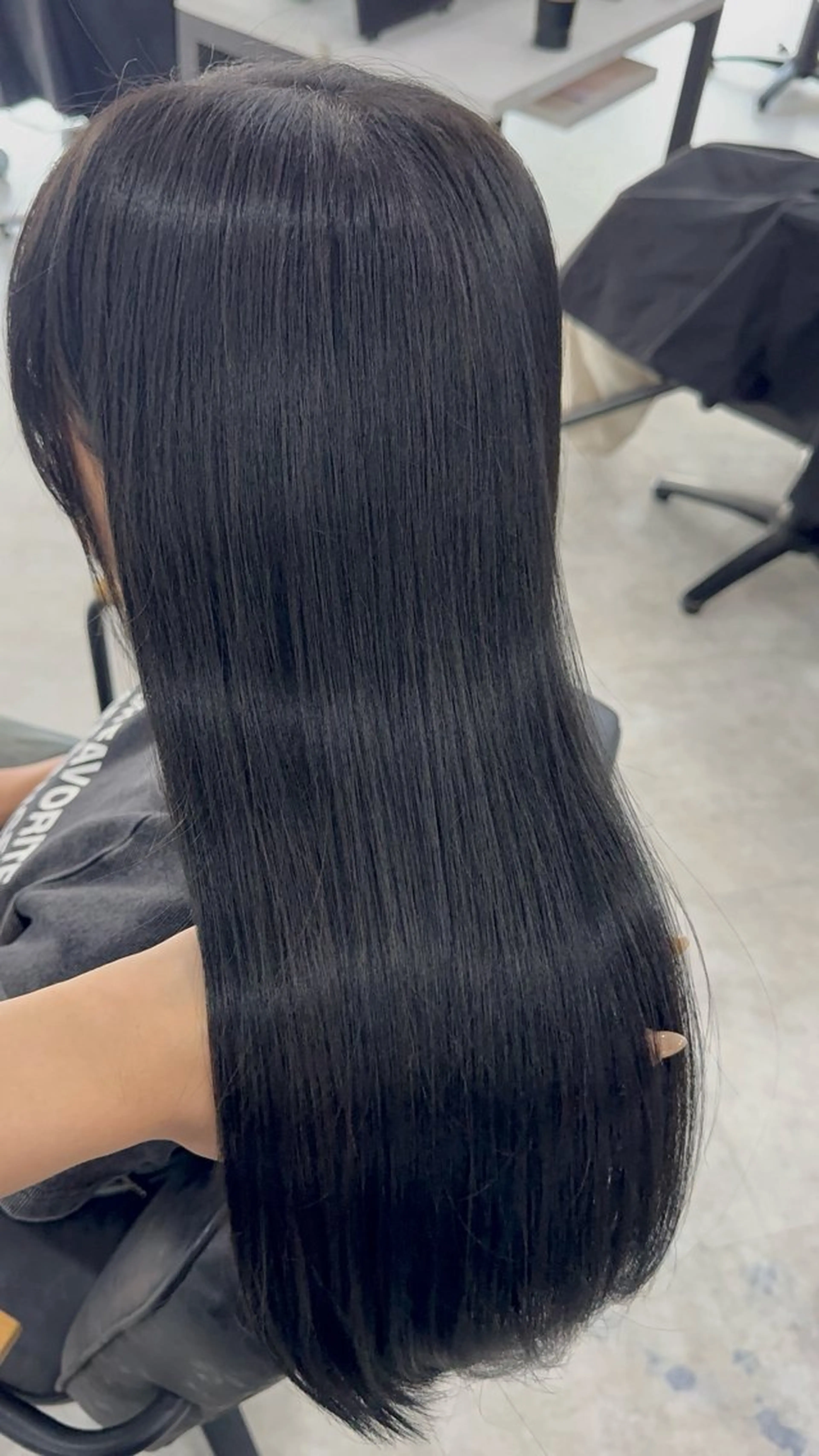 ロング カラー アッシュ アッシュブラウン ベージュカラー 黒髪 ブリーチ 赤み無し柔らかカラー 【梅田】madokaのヘアスタイル