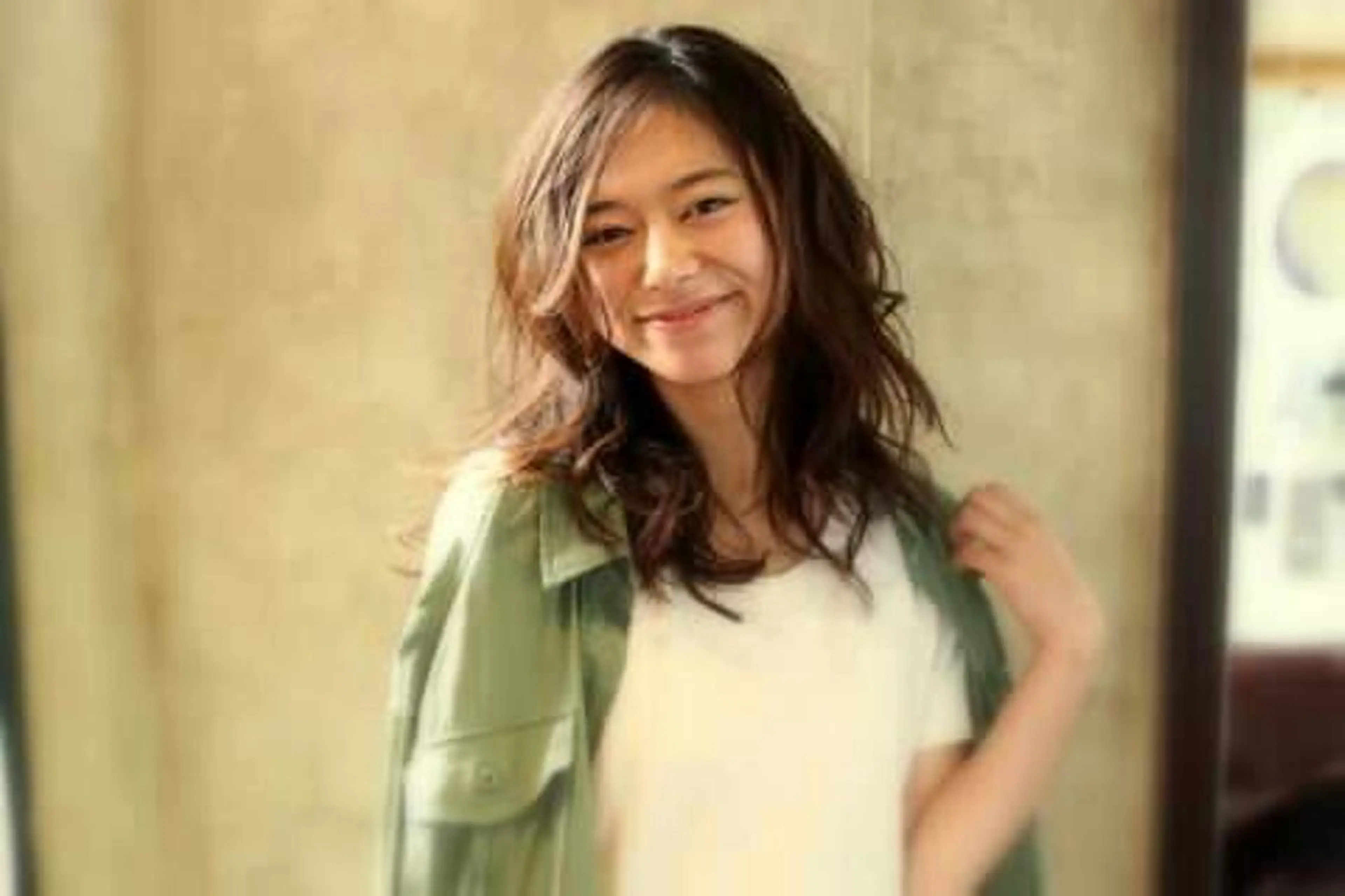 ミディアム カラー パーマ ヘアアレンジ ミディアムパーマ ⭐️ アユミ⭐️のヘアスタイル