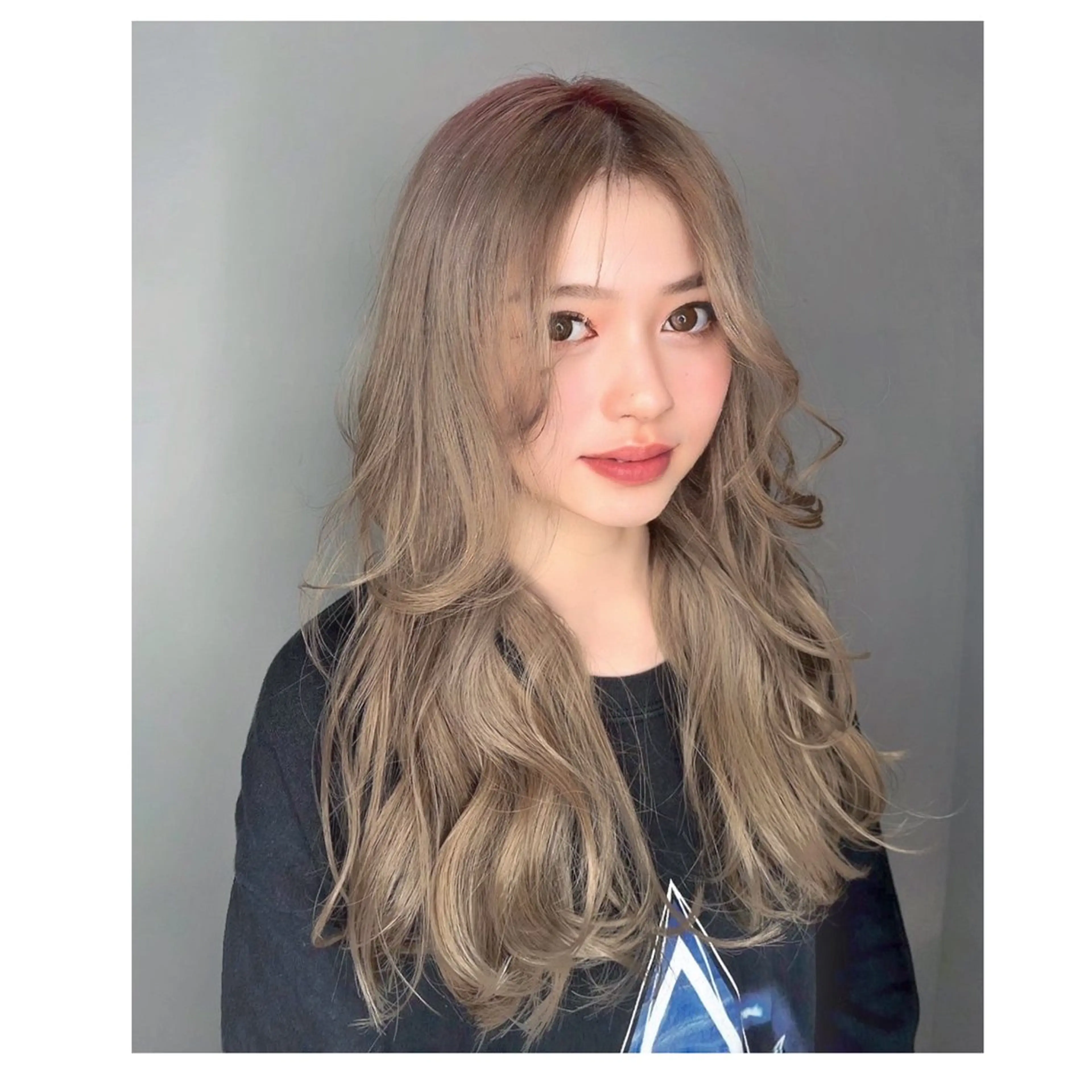 ロング カラー パーマ ヘアアレンジ バレイヤージュ ブリーチ 透明感カラー ダブルカラー グレージュ カット ヘアカラー トリートメント ヘッドスパ ヘアセット ®️レイヤー/透明感 カラー/星野六三四のヘアスタイル
