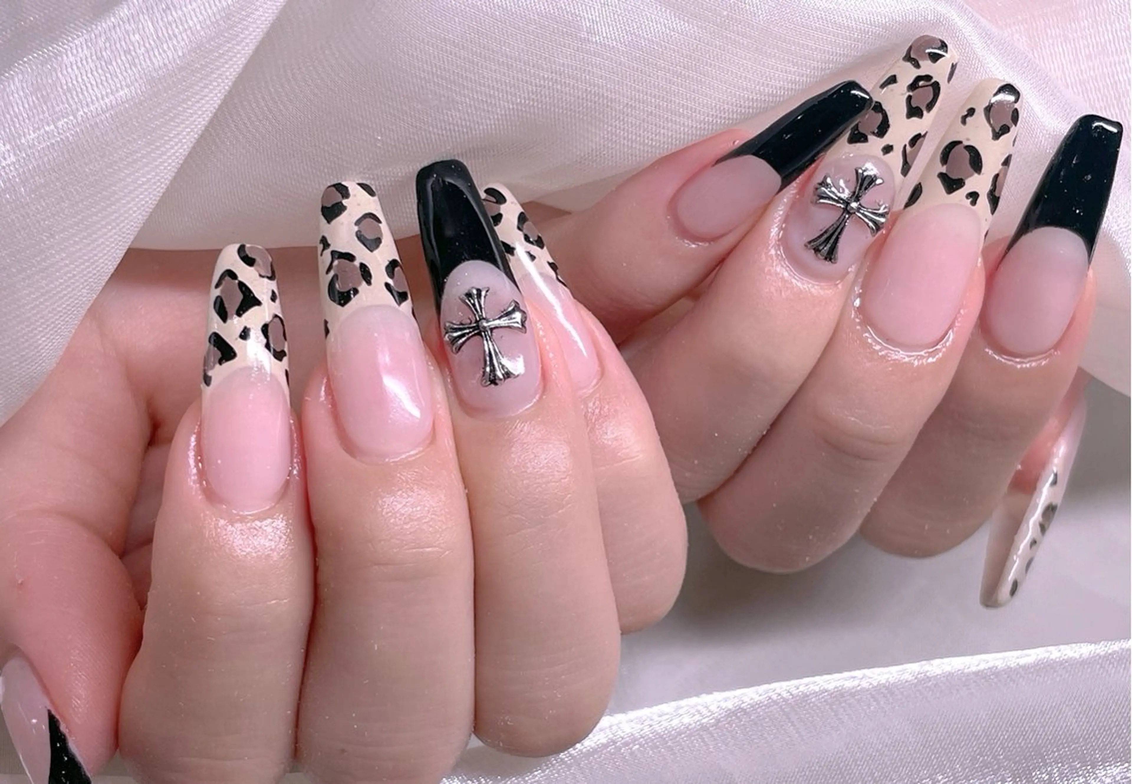 ネイル フレンチネイル ロングネイル 美爪パラジェル導入店 Sunnilyのネイルデザイン