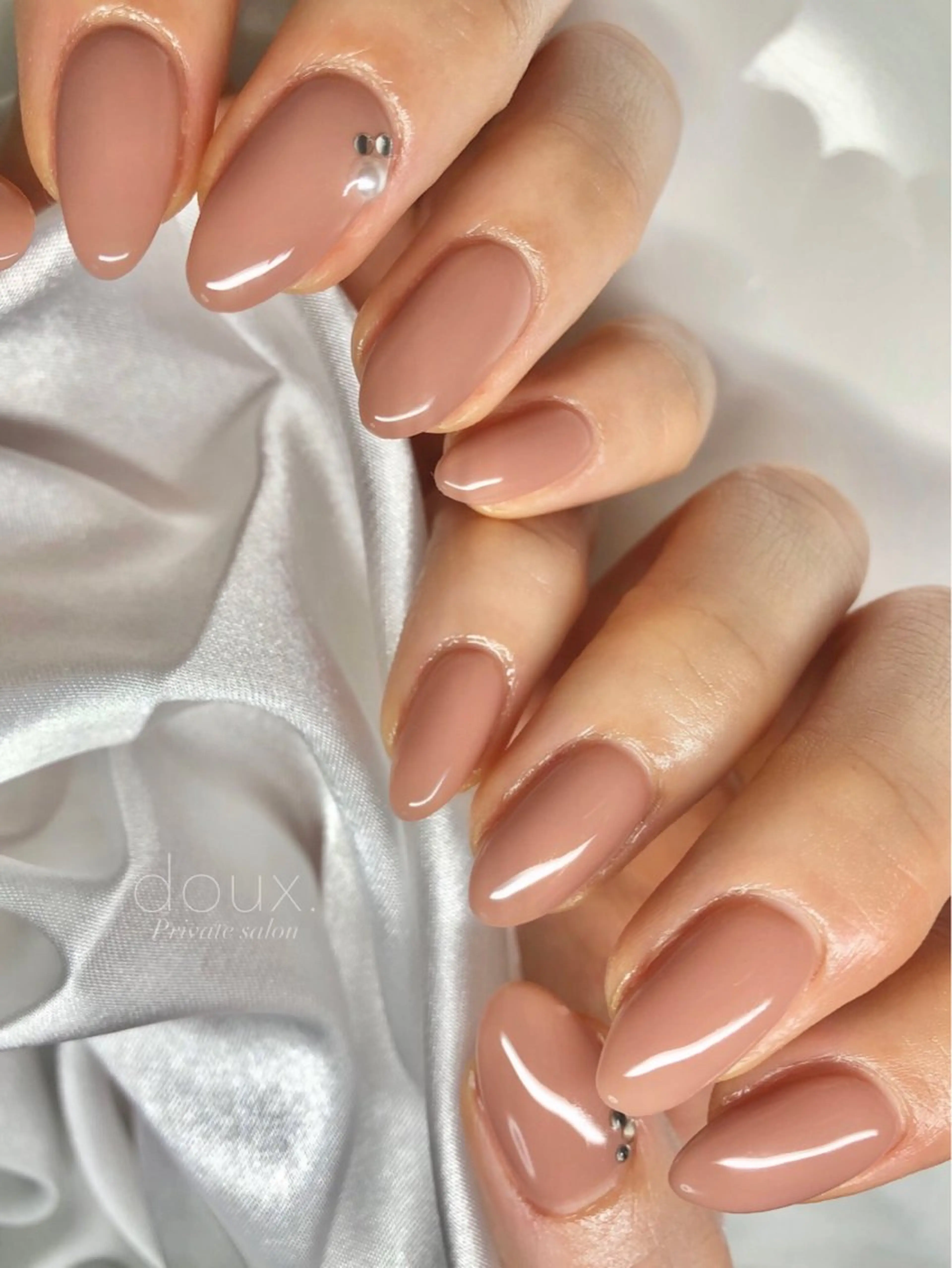 ネイル 韓国ネイル マグネットネイル ニュアンスネイル ワンカラーネイル バレンタイン ハンドネイル doux. nailのネイルデザイン