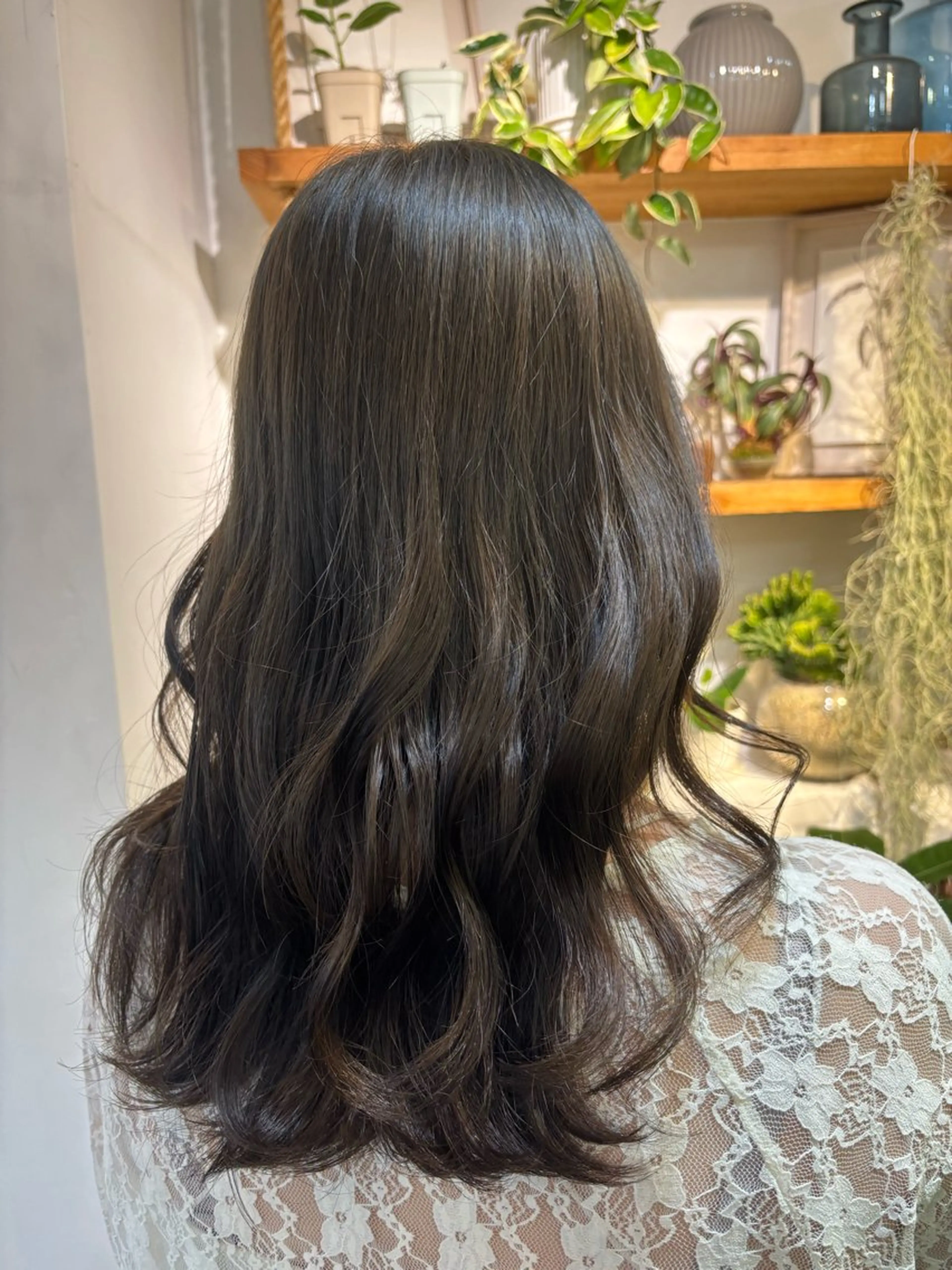 セミロング カラー ヘアカラー カネコ ナナミのヘアスタイル