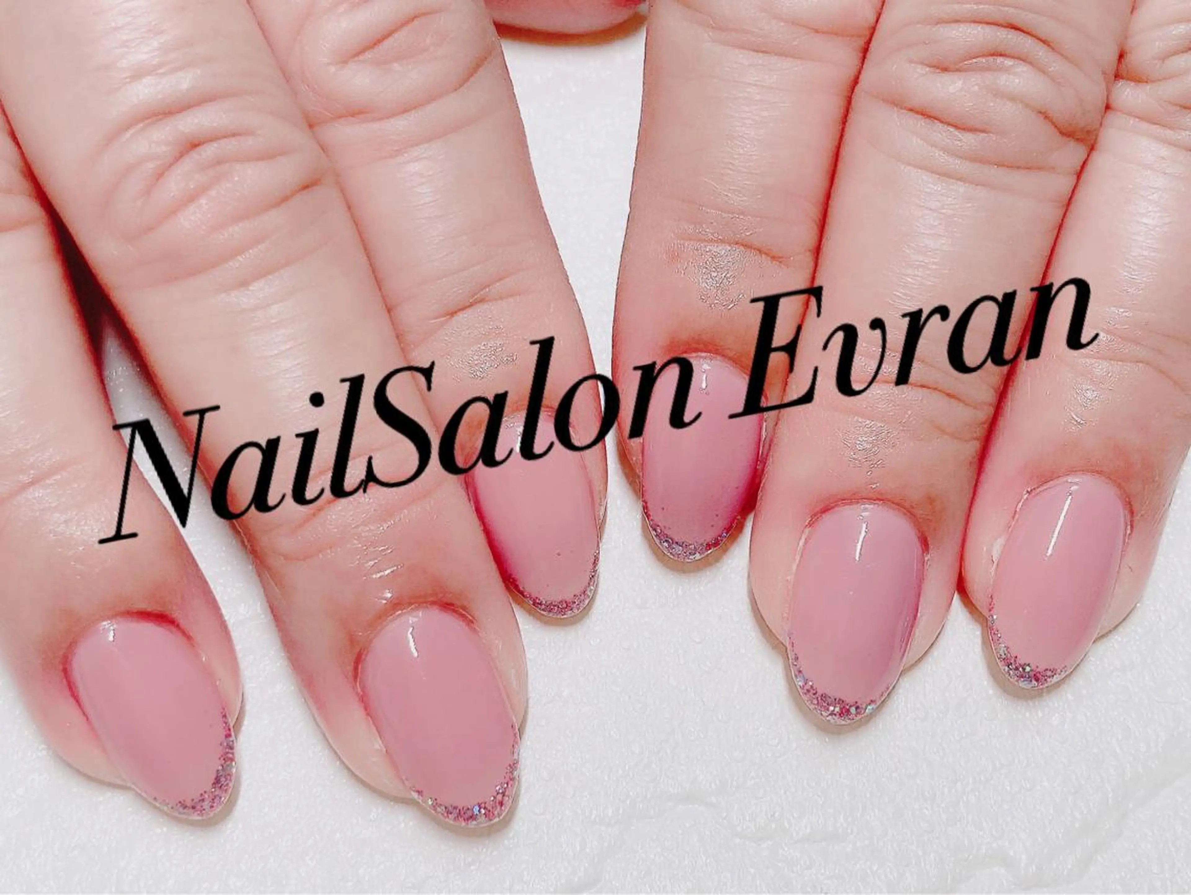 ネイル フレンチネイル Nail salon Evranのネイルデザイン