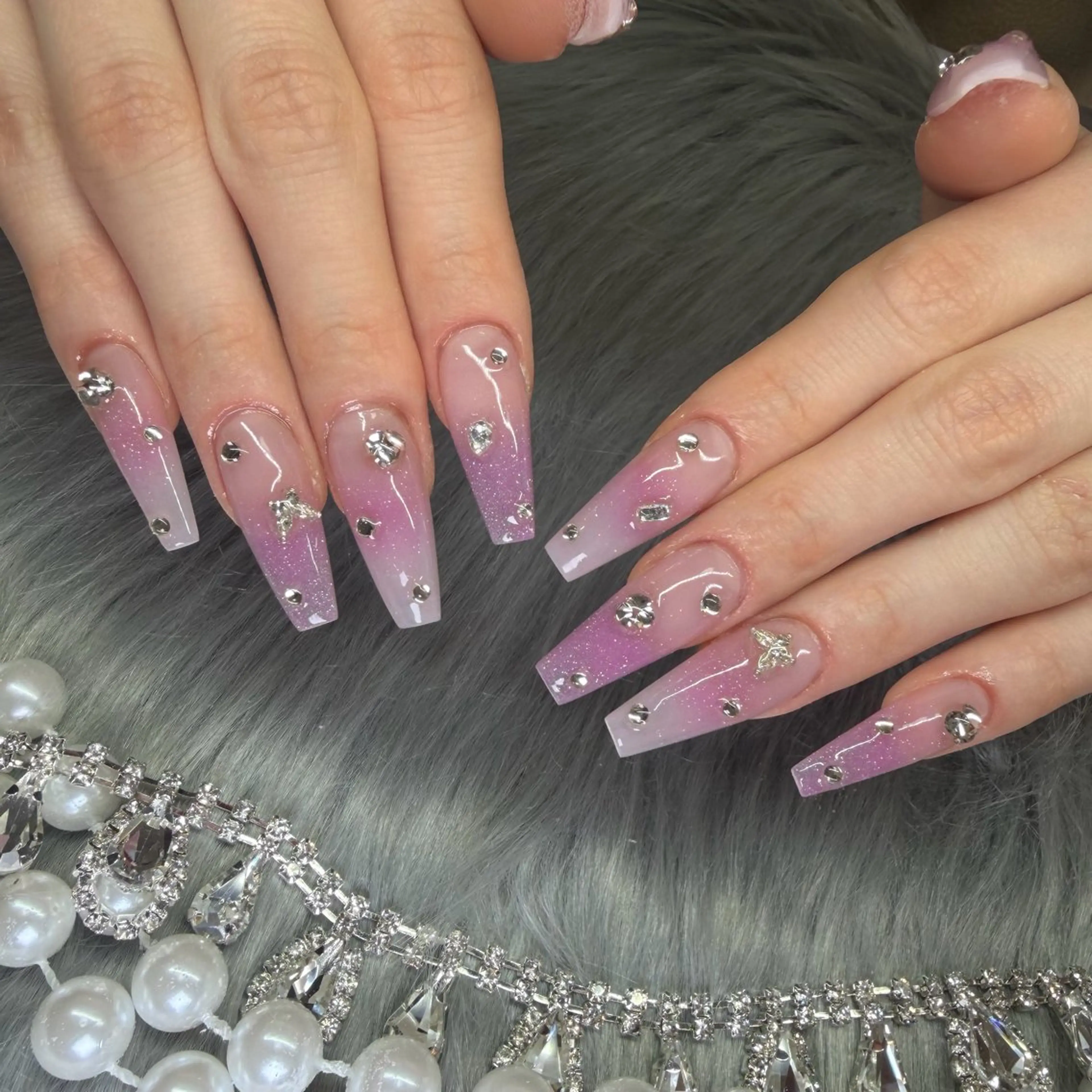 ネイル フレンチネイル ジェルネイル 韓国ネイル ロングネイル マグネットネイル ハンドネイル Nail Salon Grow所属・Nail Salon Growのネイルデザイン