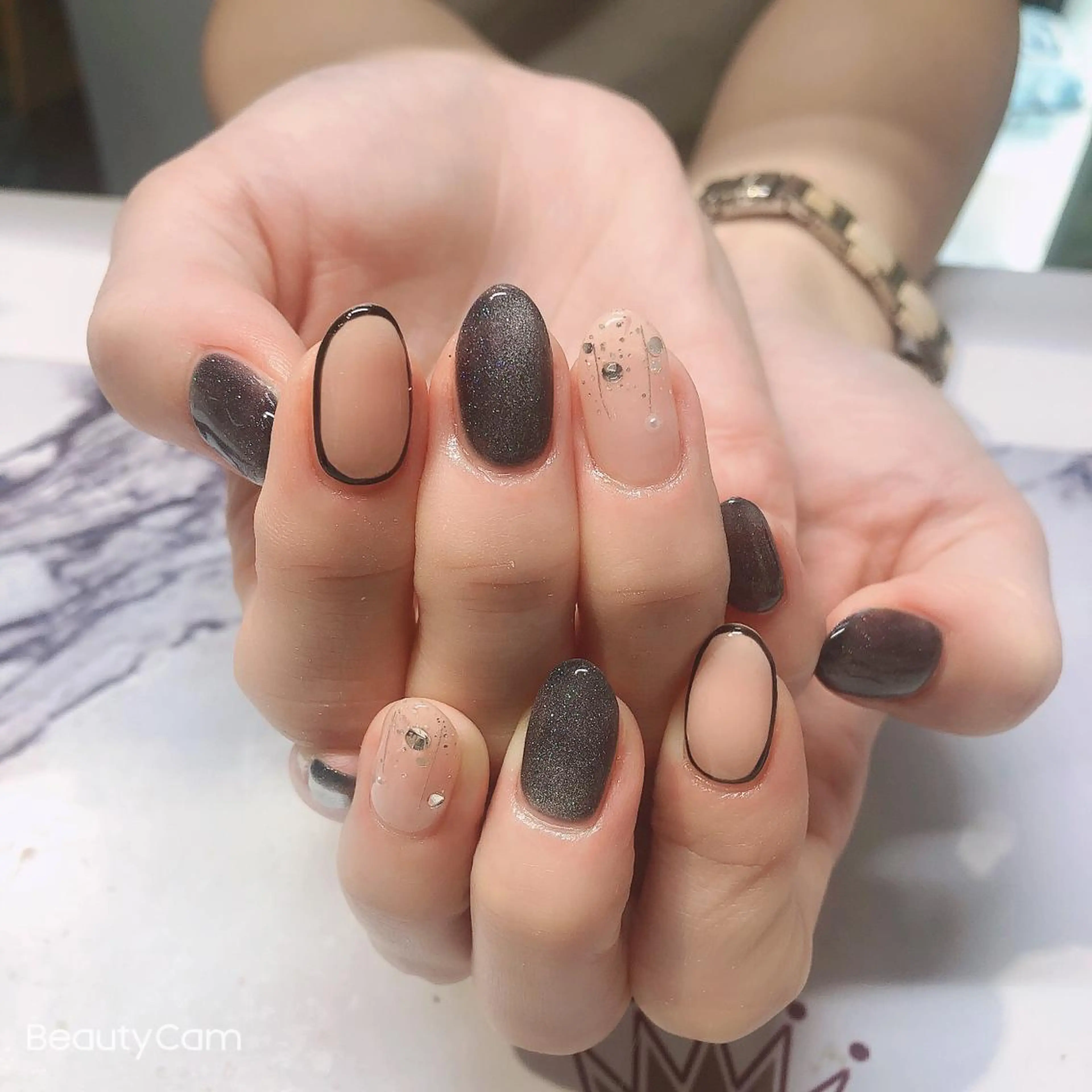 ネイル ハンドネイル Guarendo錦糸町店所属・ガレンドウ 白澤 愛子のネイルデザイン