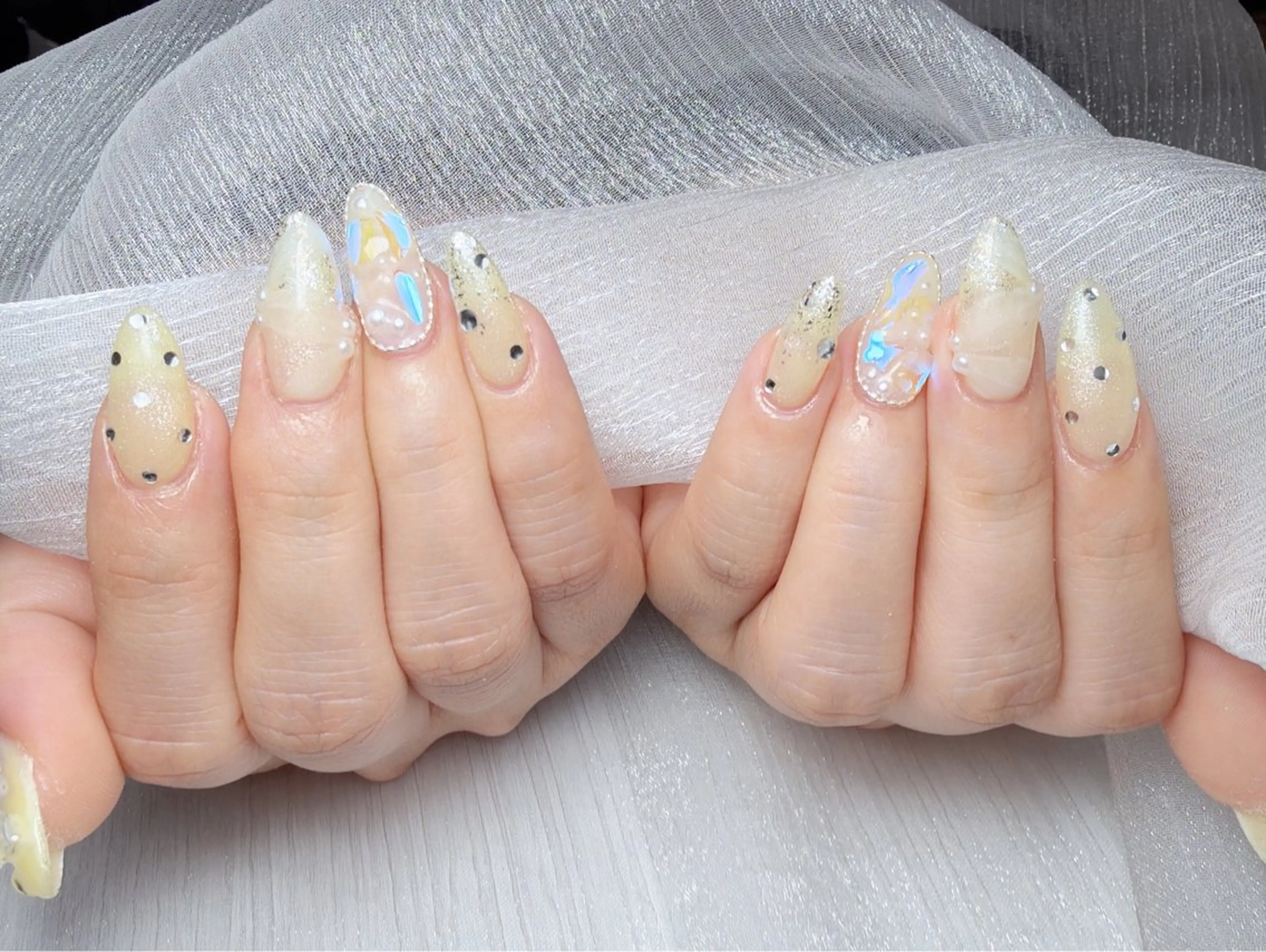 ネイル ハンドネイル オーラ ネイルサロンのネイルデザイン