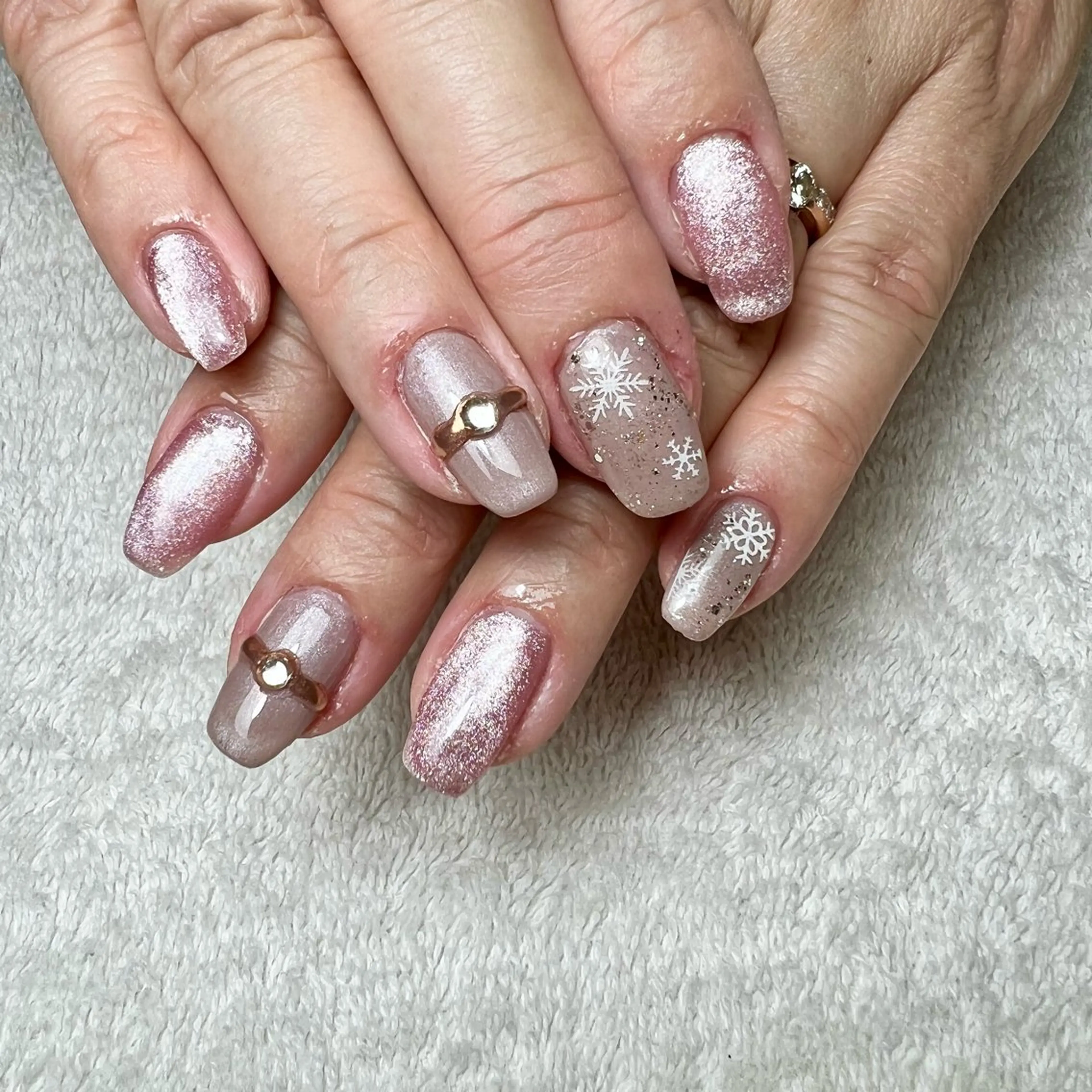 ネイル マグネットネイル 冬ネイル ハンドネイル COCO+所属・COCO +のエステ・リラクイメージ