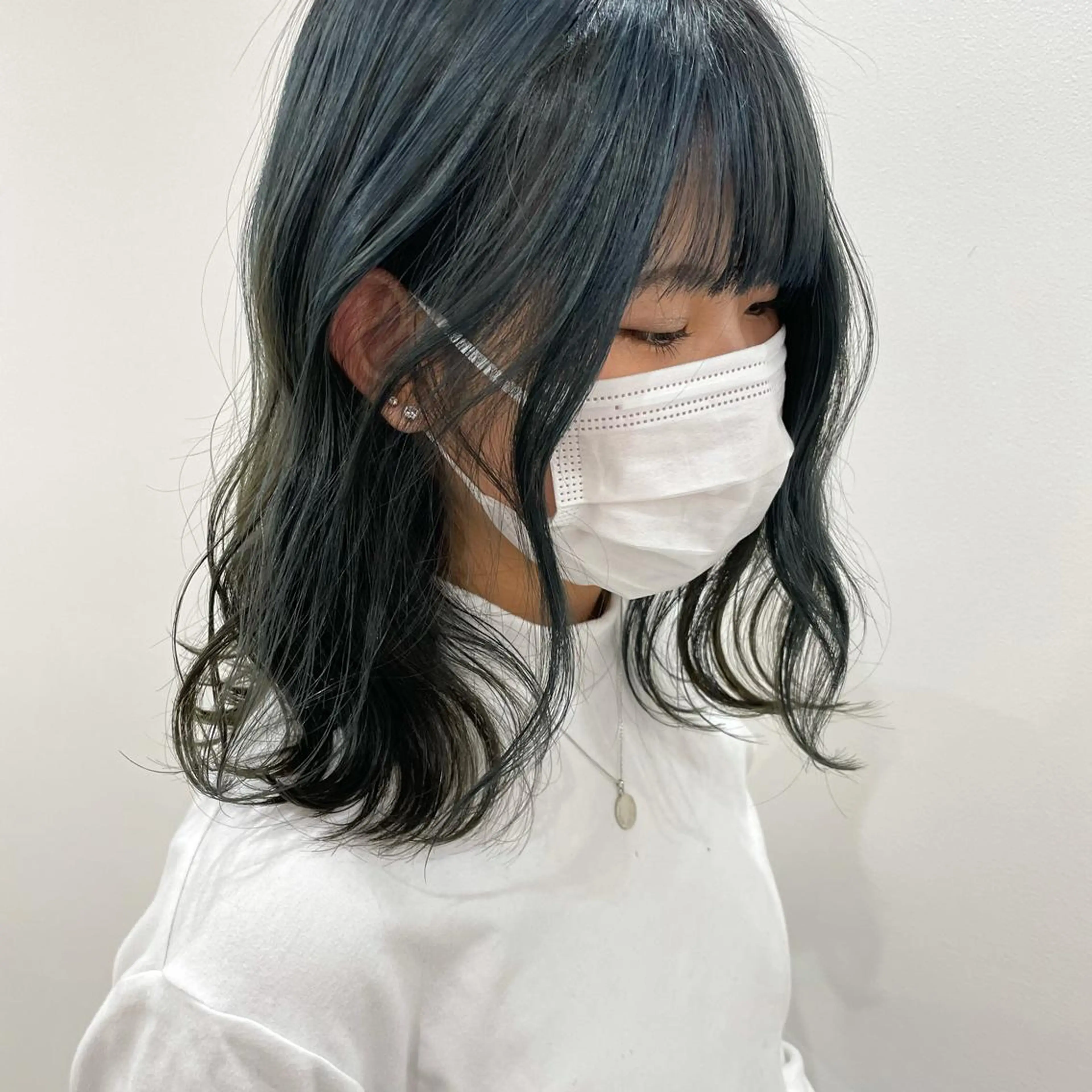 セミロング カラー akane .のヘアスタイル