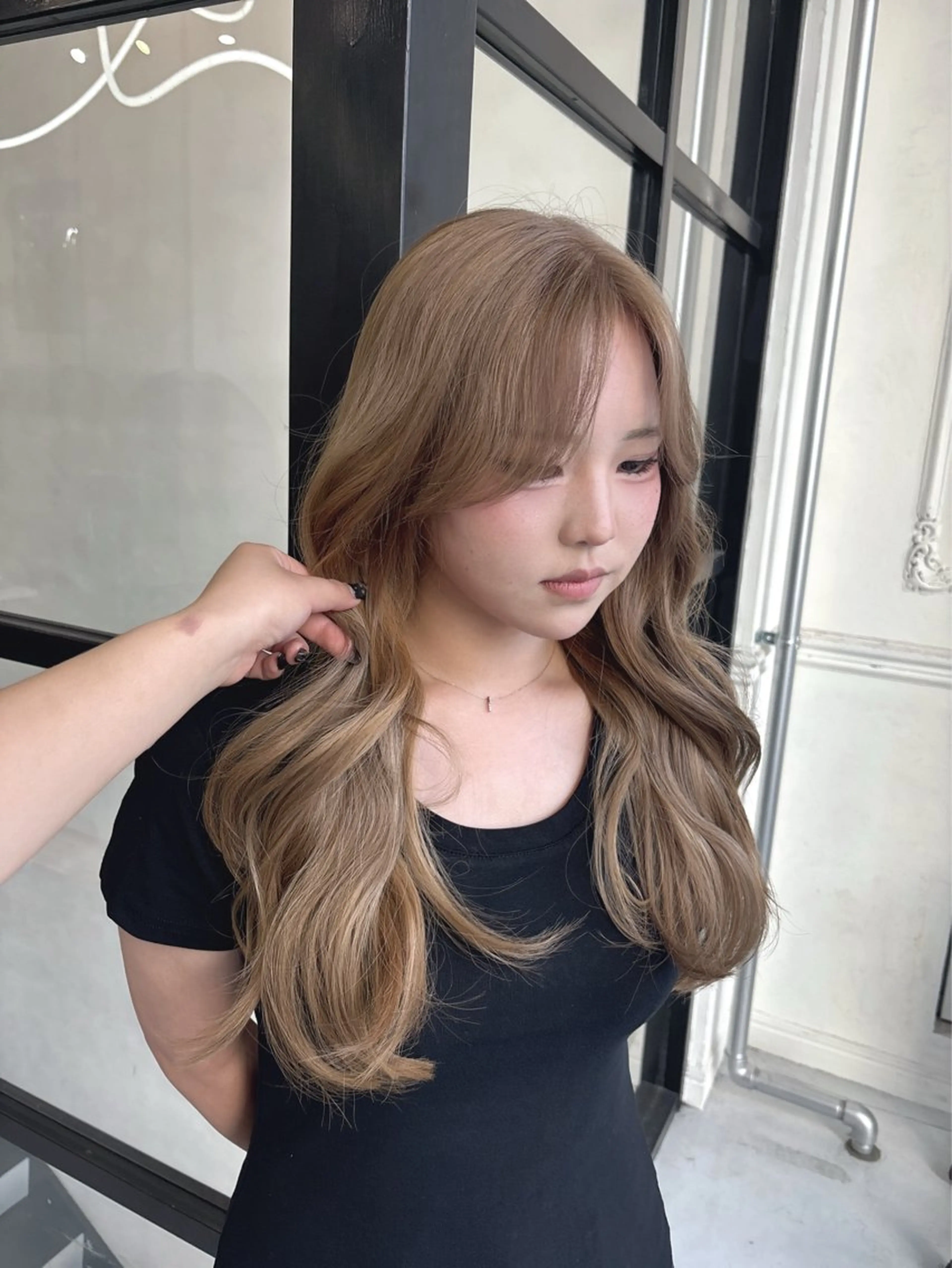 ロング ヘアカラー MaisonHALU さくらのヘアスタイル