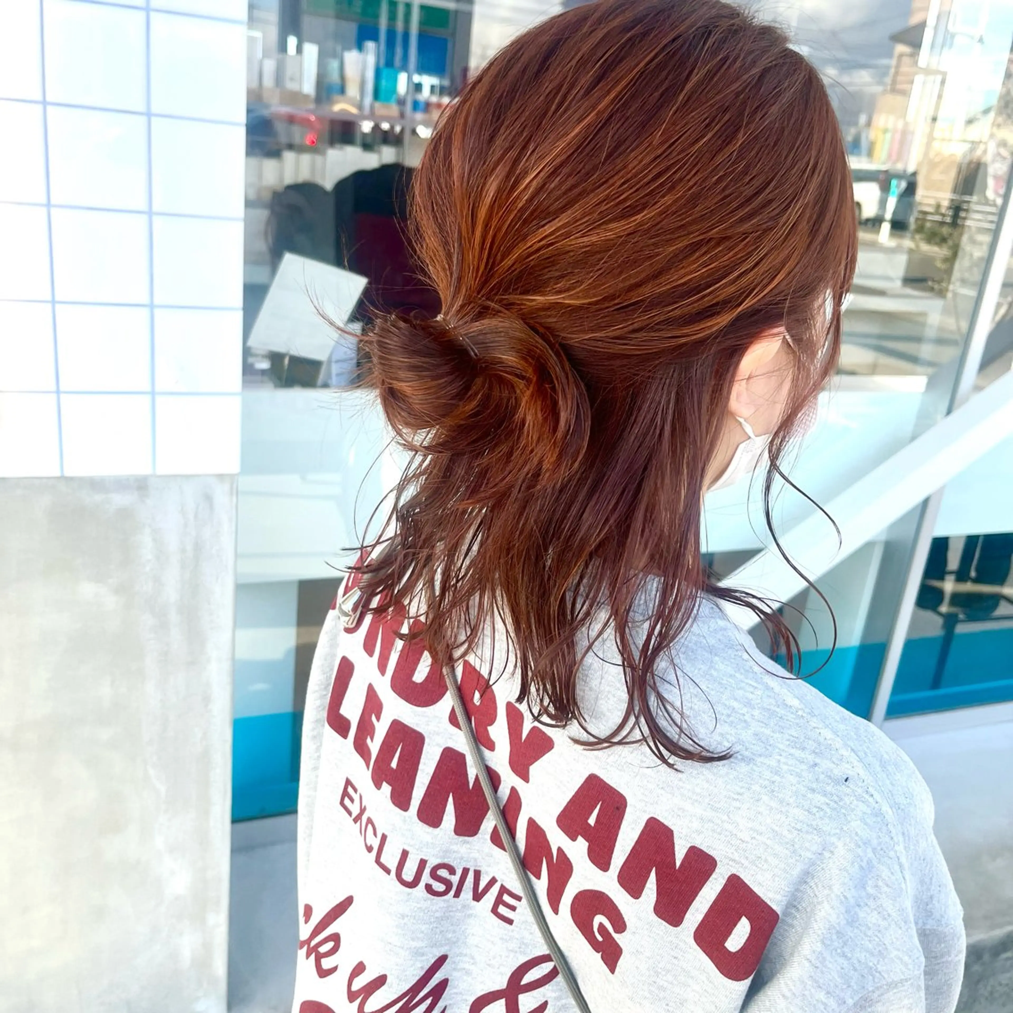 セミロング カラー ヘアアレンジ オレンジ 仮坂 美夏のヘアスタイル