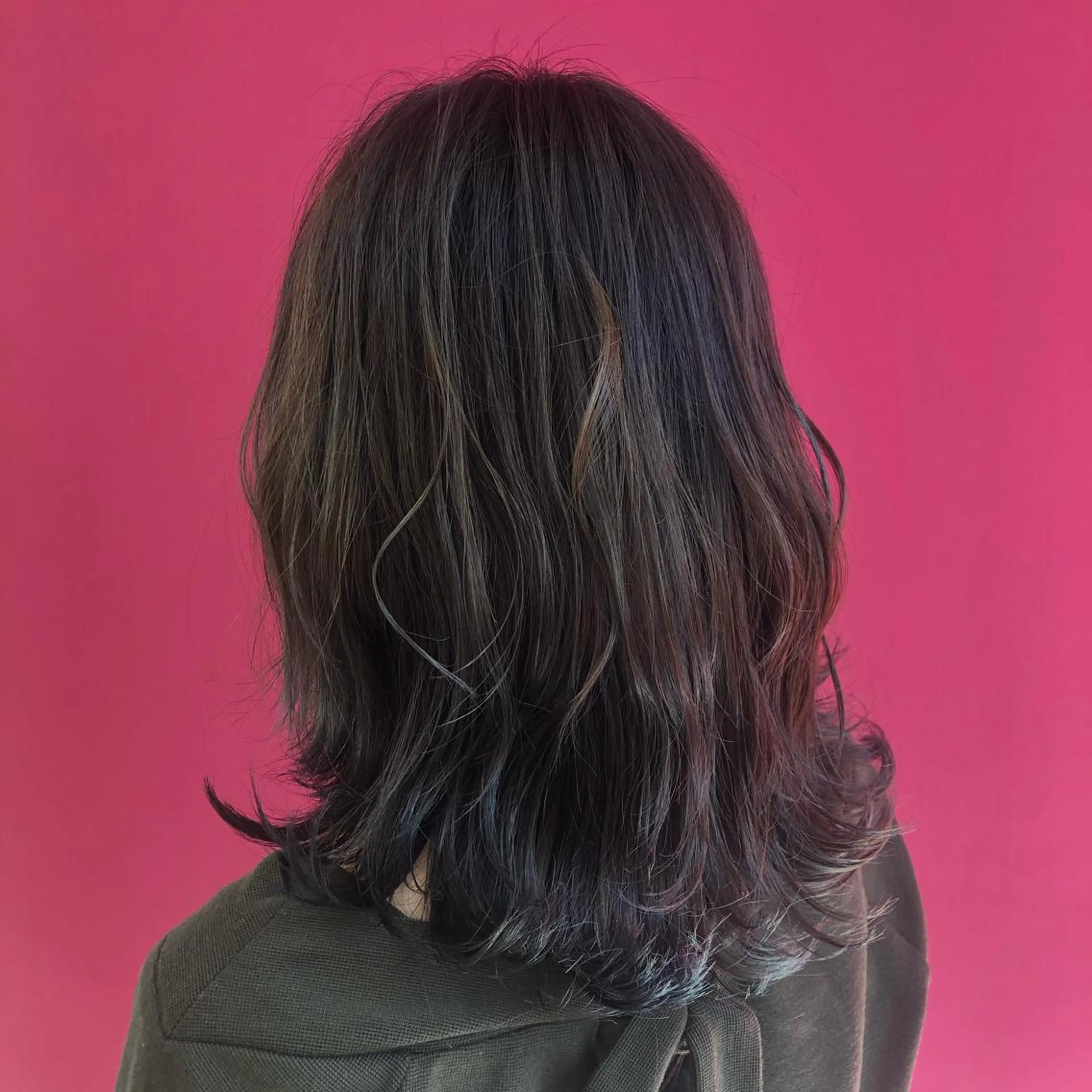 ミディアム カラー グラデーションカラー グレージュ ベージュ/インナー カラー🤍Rieのヘアスタイル