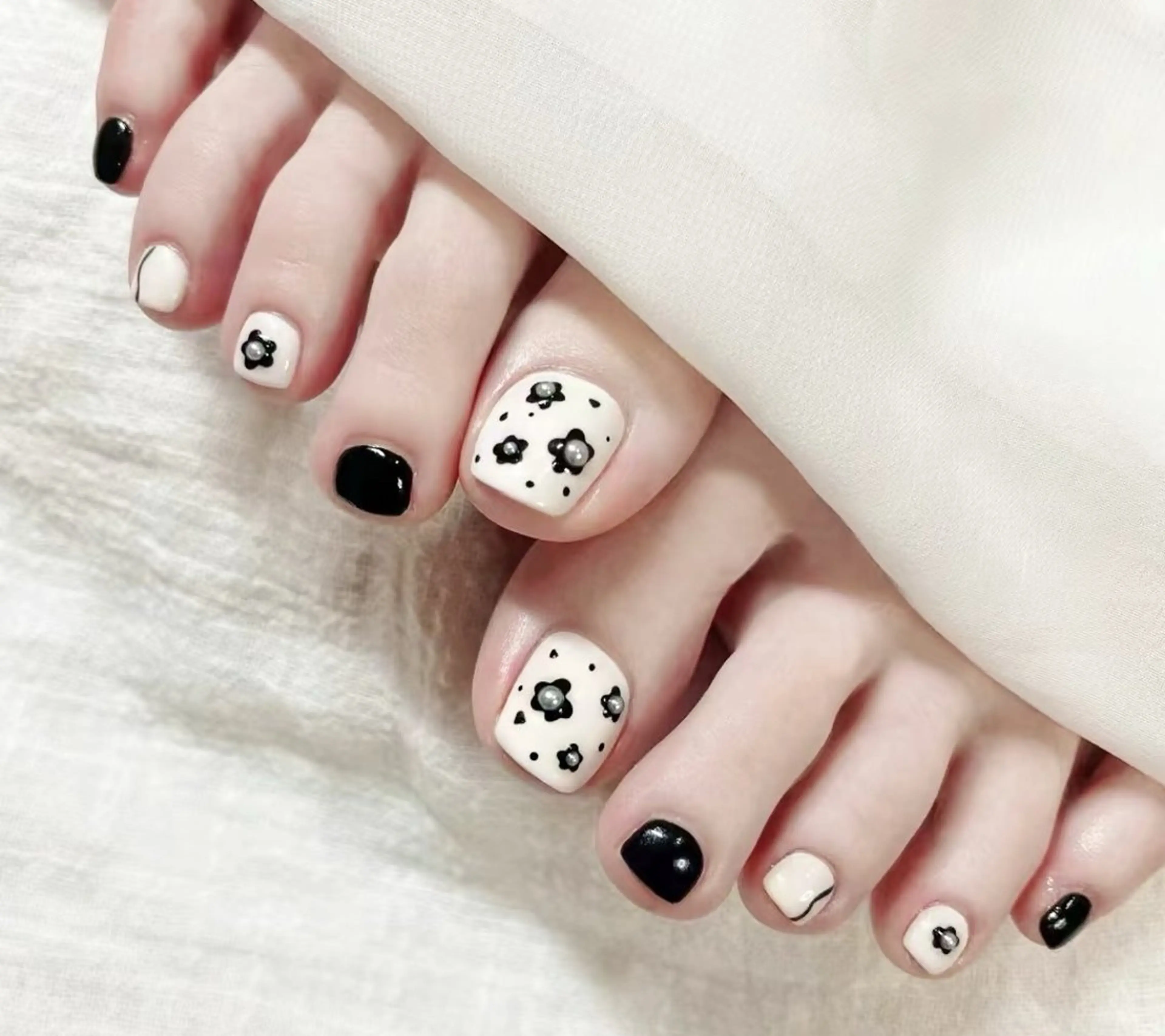 ネイル アートネイル フットネイル フットネイル Y3 Nail Salon所属・Y3 NailSalonのネイルデザイン