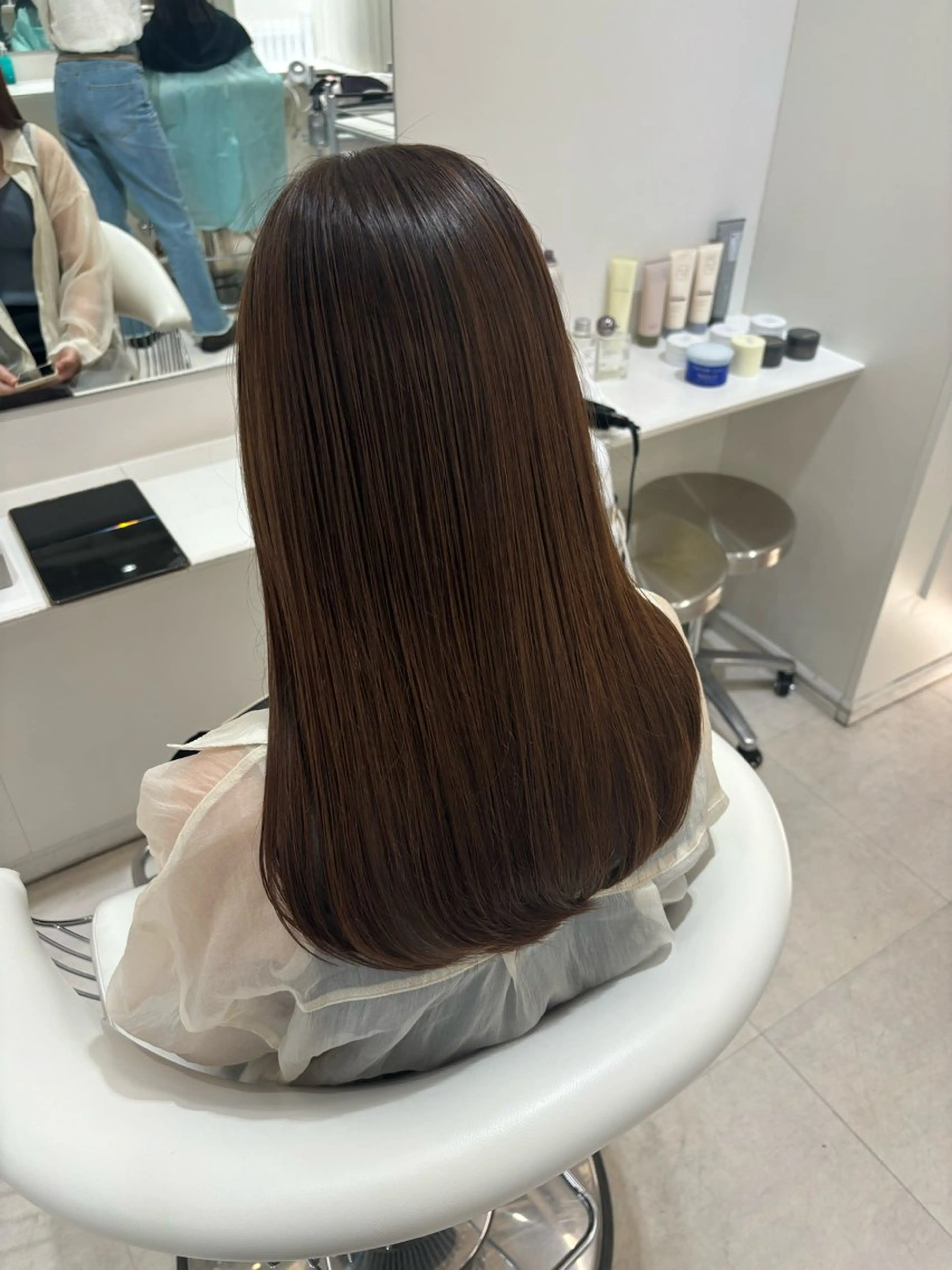 セミロング カラー 髪質改善 トリートメント 今井 愛歩のマツエク・マツパデザイン