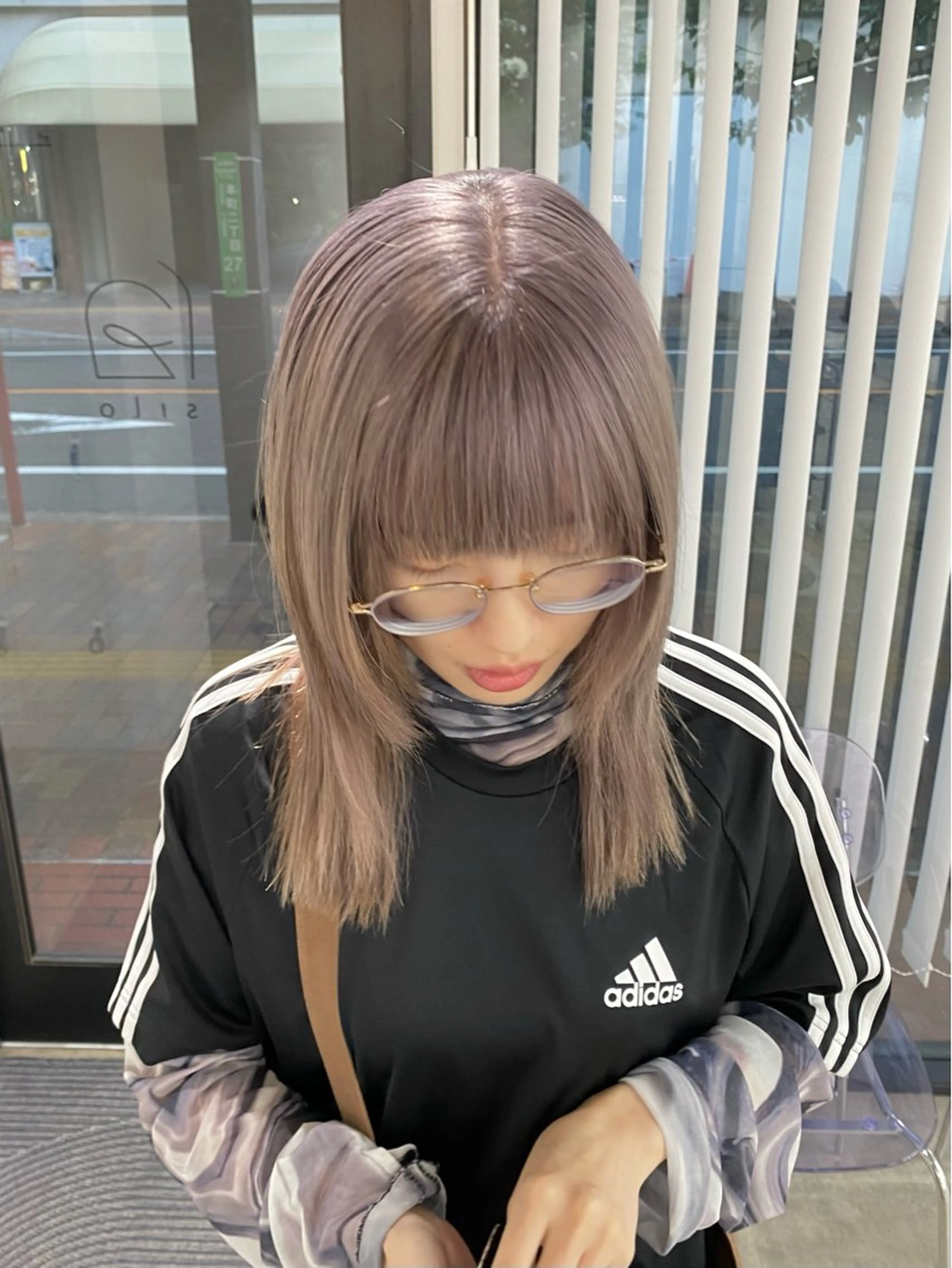 ミディアム カット ヘアカラー トリートメント ショートヘアとカラー の専門家/もりしーのヘアスタイル