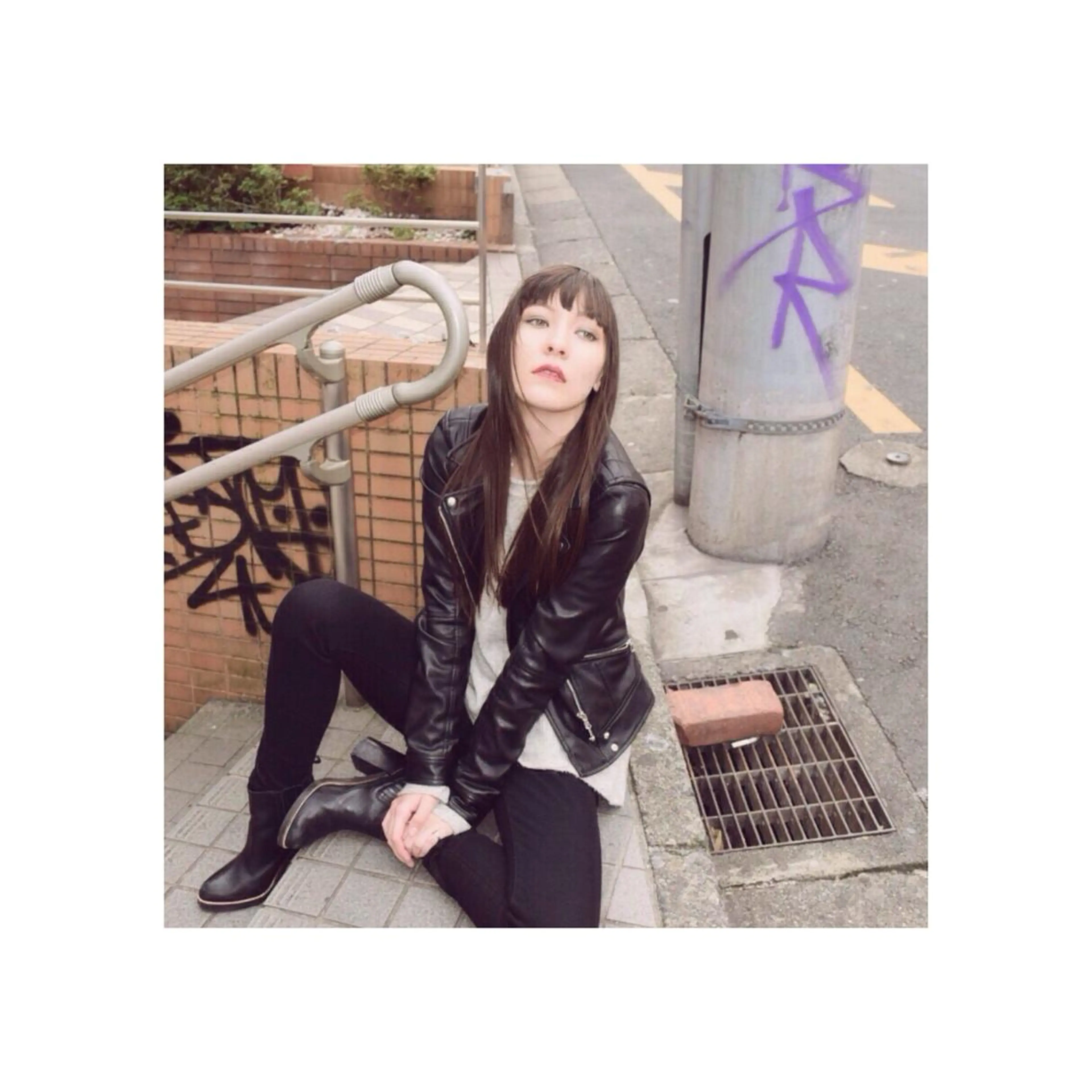 セミロング ロング カラー パーマ アオガミ （前髪顔周りカット）のヘアスタイル