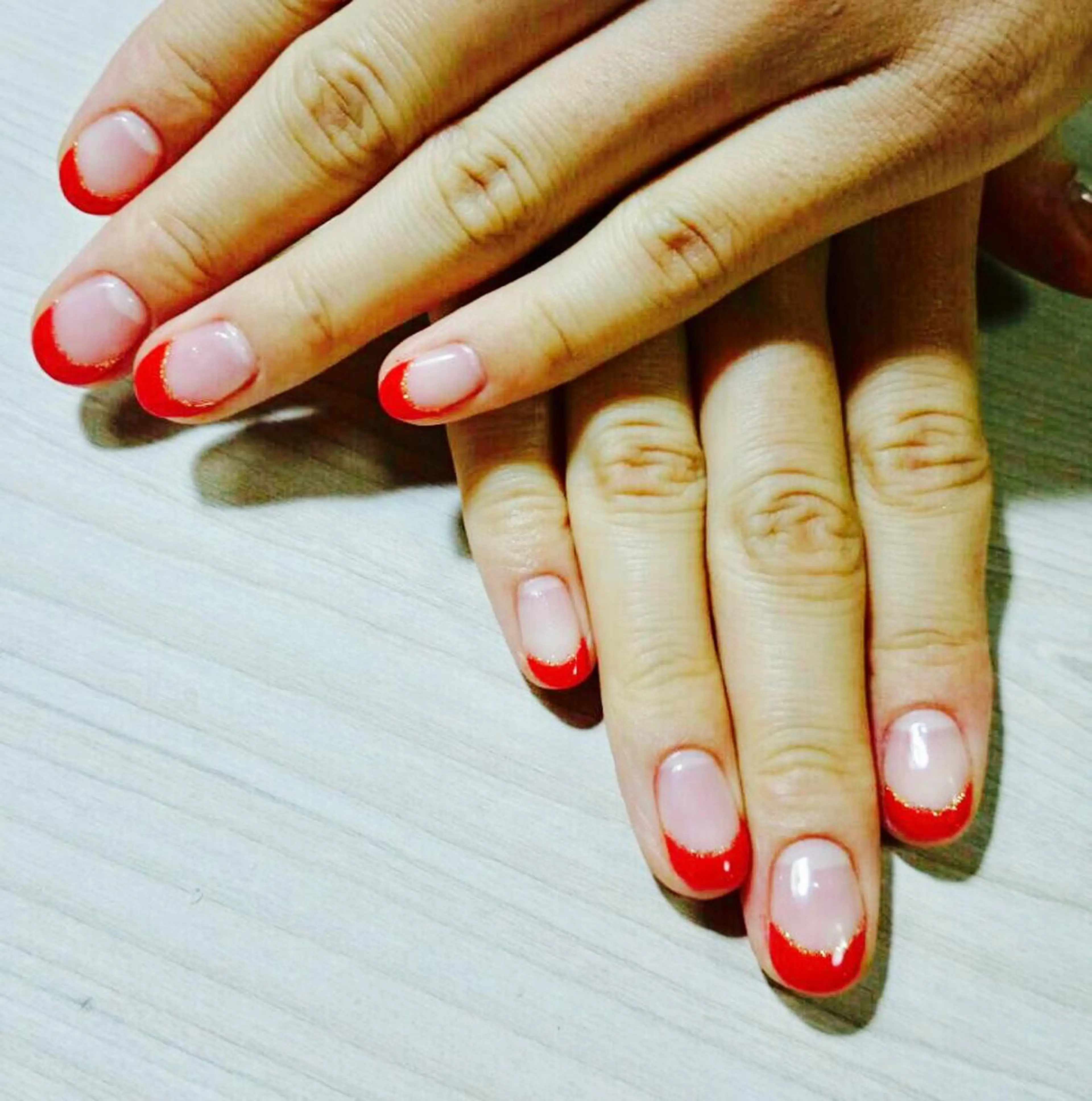 ネイル フレンチネイル ゴールド 赤色 安藤 Charlotteのネイルデザイン