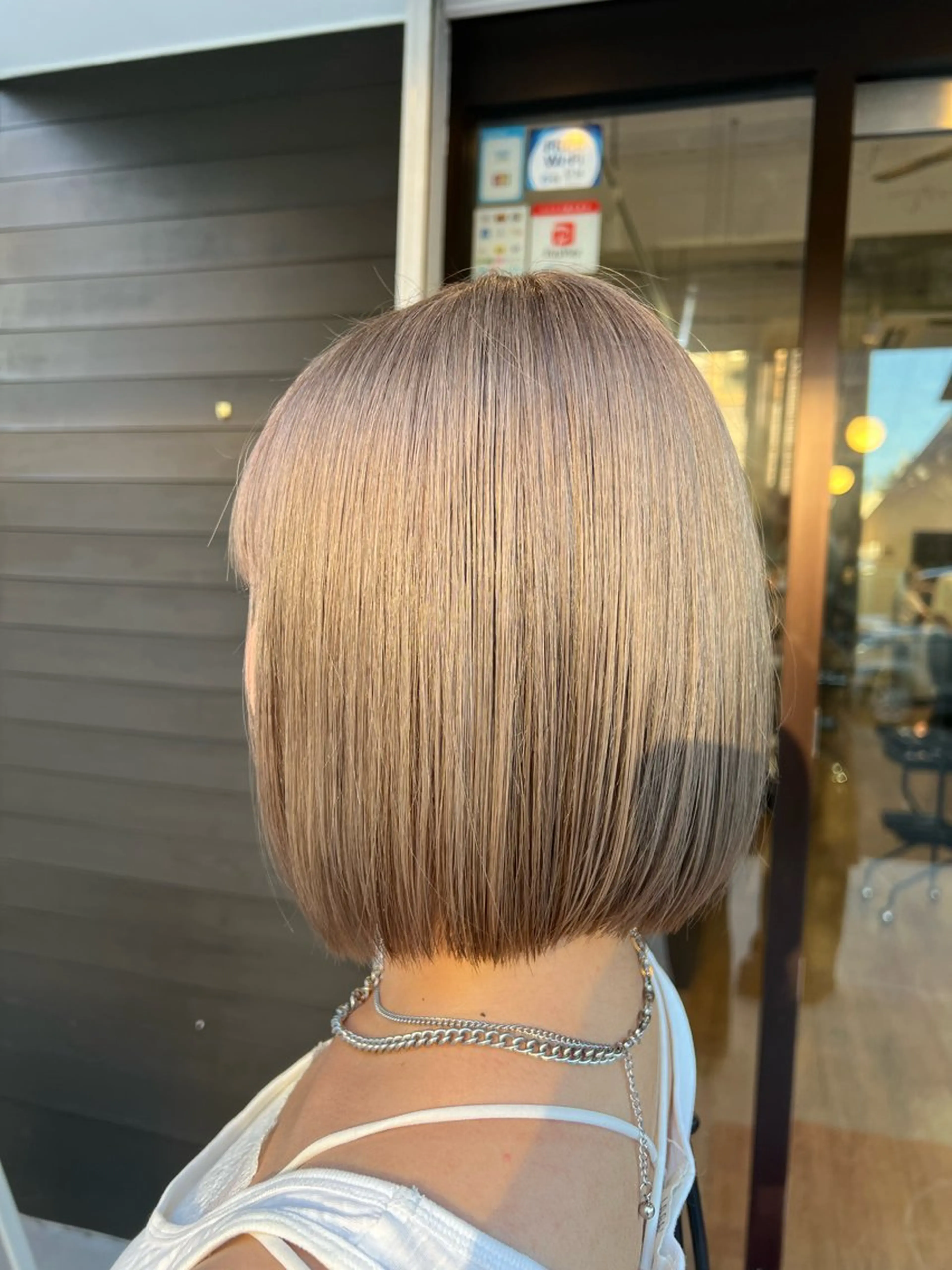 カラー ベージュカラー ブリーチ イシイ ハルナ 🤍のヘアスタイル