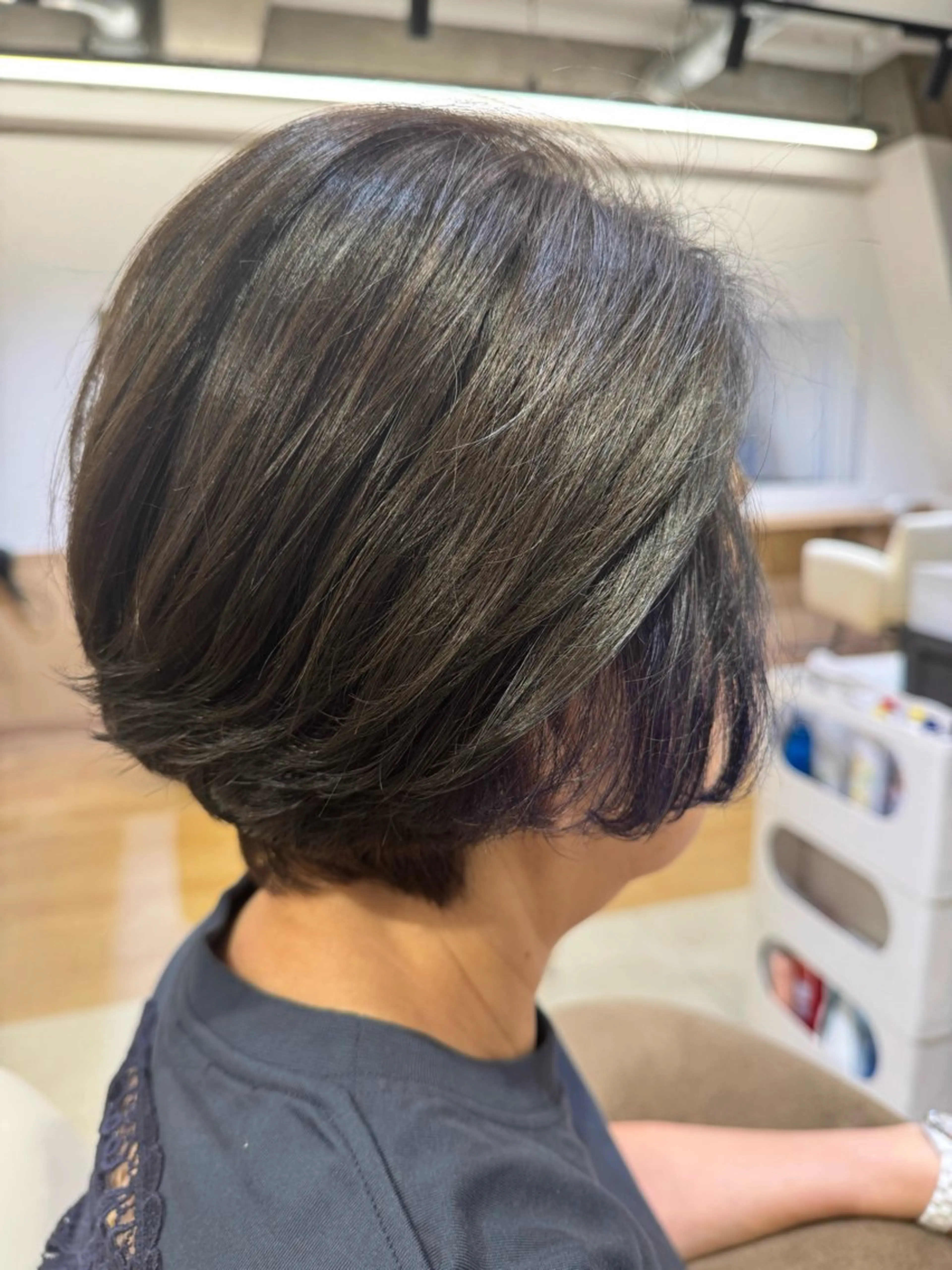 ショート カラー パーマ イヤリングカラー ショートヘア カット パーマ トリートメント bloomsweet 鈴木駿平のヘアスタイル