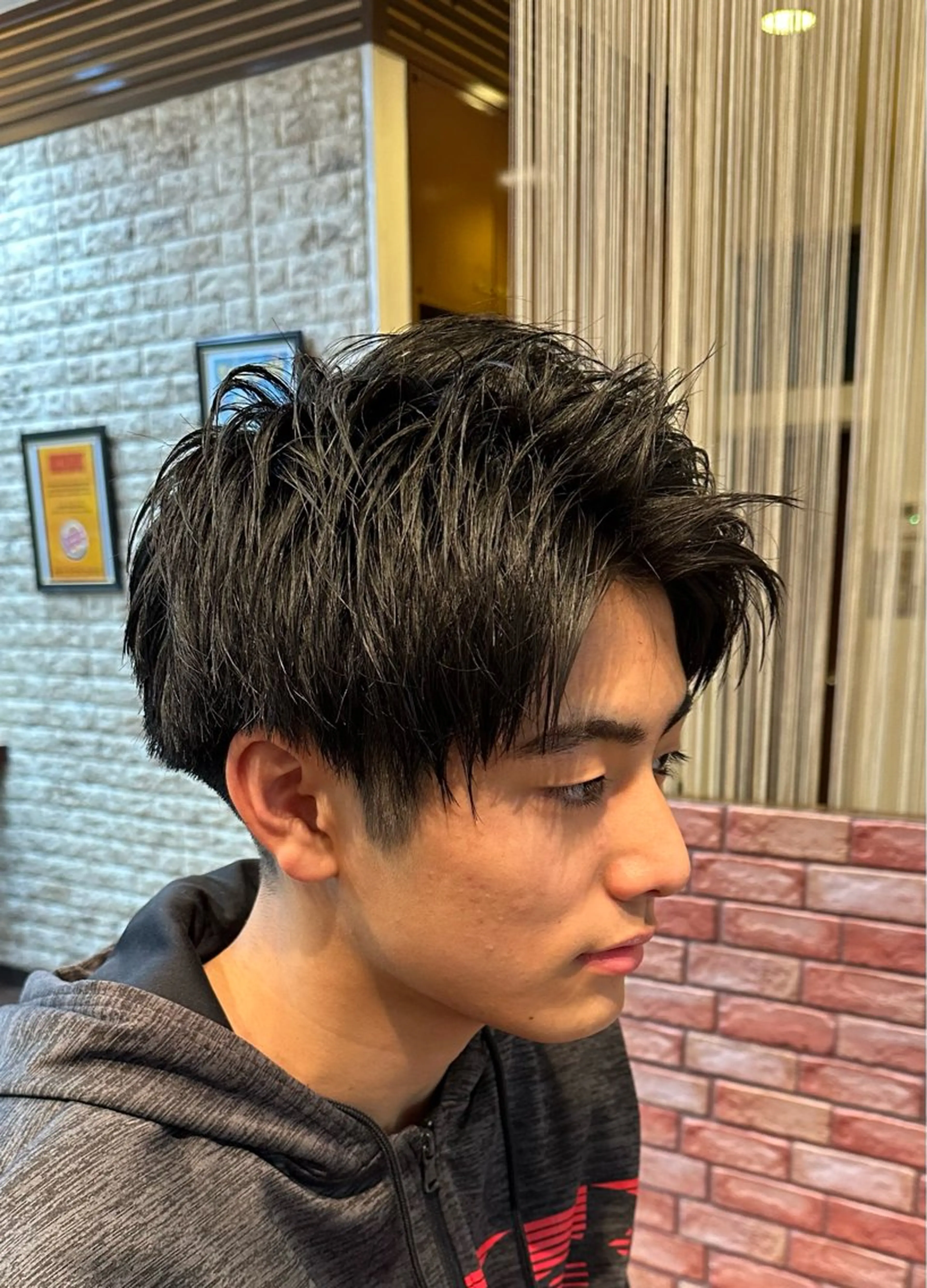 ショート メンズ アップバング 刈り上げ Lin.所属・ハイトーン/デザイン カラー/大輔のヘアスタイル