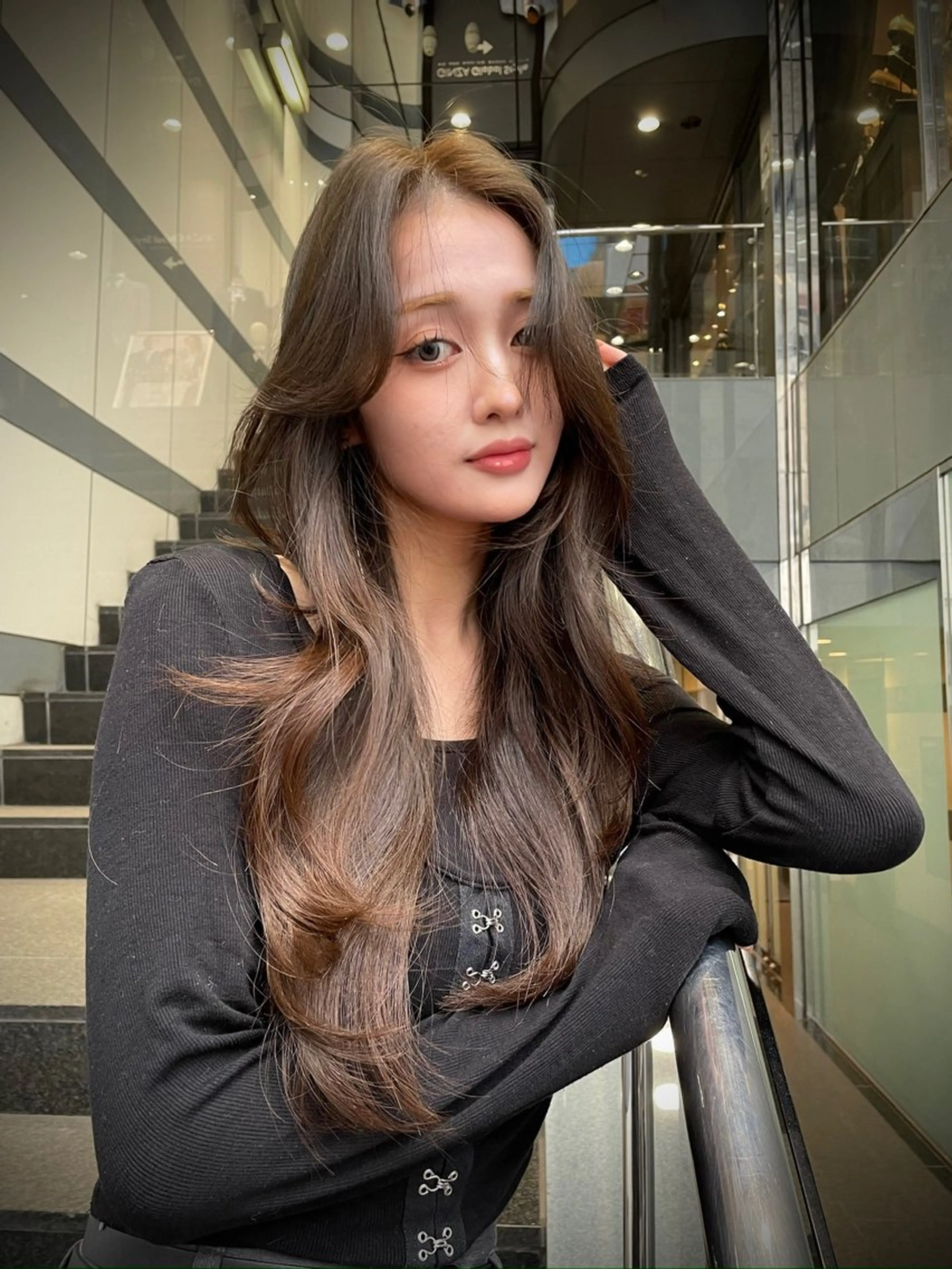 ロング カット ヘアカラー 韓国ヘア🇰🇷 YURIYAのヘアスタイル