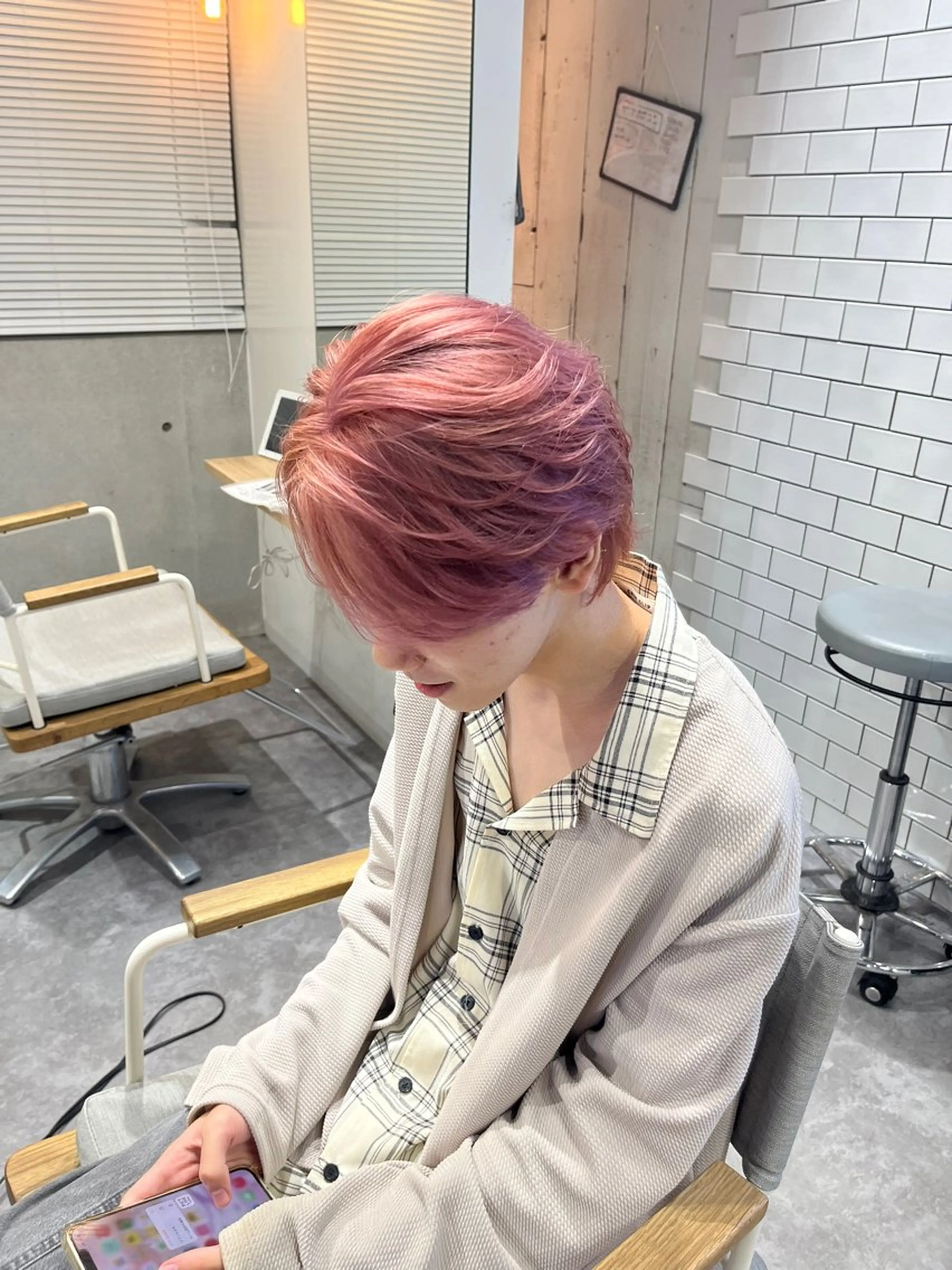 カラー メンズ メンズブリーチ ブリーチ ダブルカラー ピンクカラー カット ヘアカラー トリートメント メンズ特化美容師 /泉壱恵のヘアスタイル