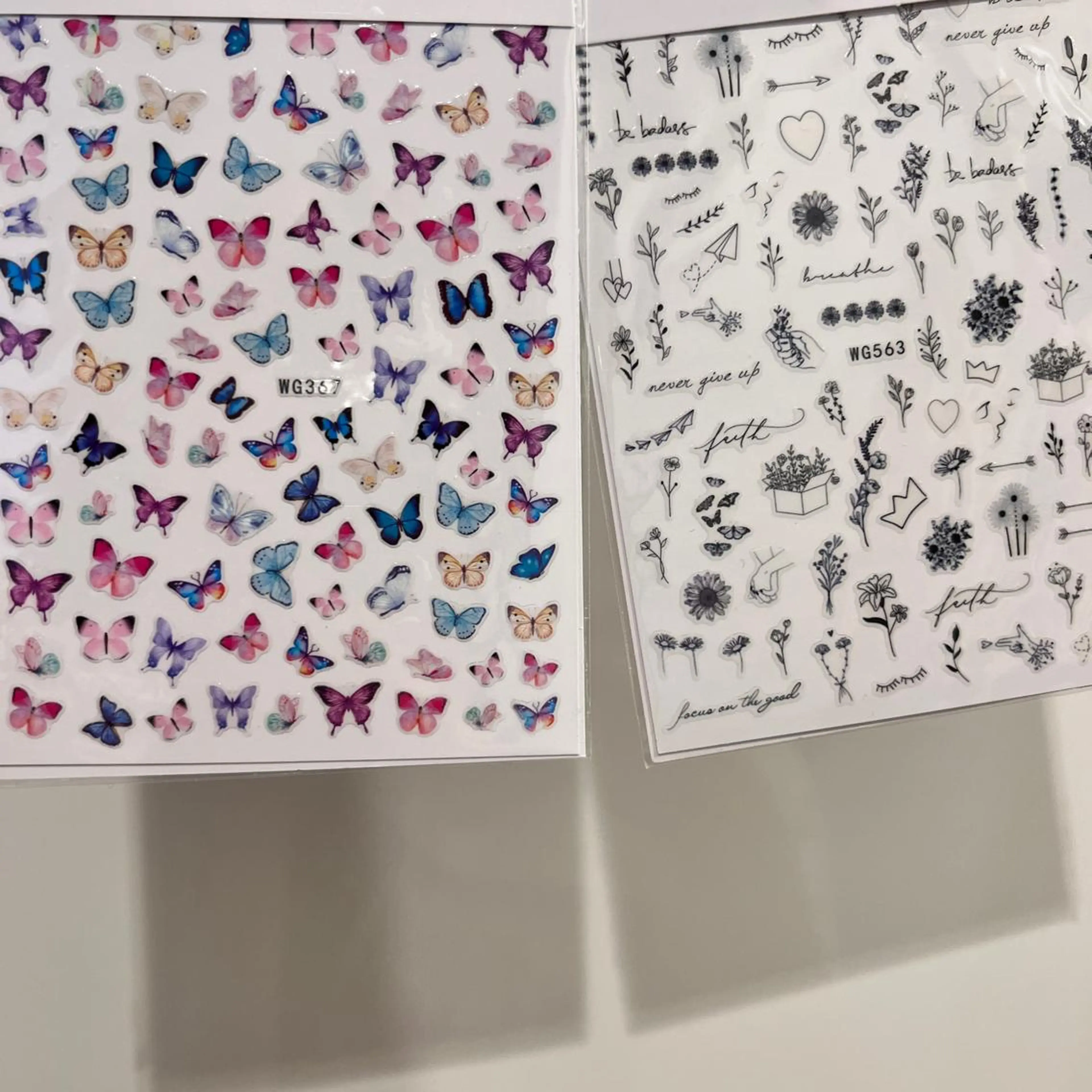 ネイル 黒葛原 めぐみのネイルデザイン