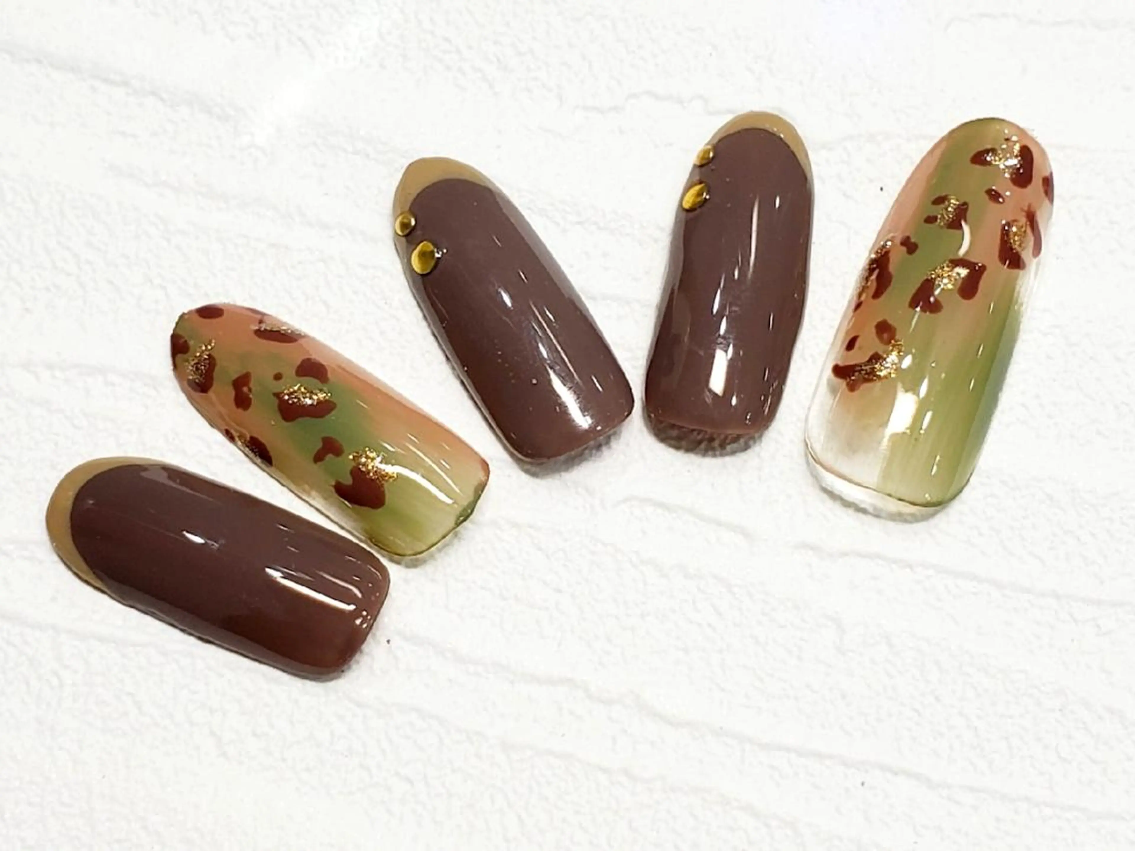 ネイル アニマル柄 B.care自由ヶ丘所属・早坂  のネイルデザイン