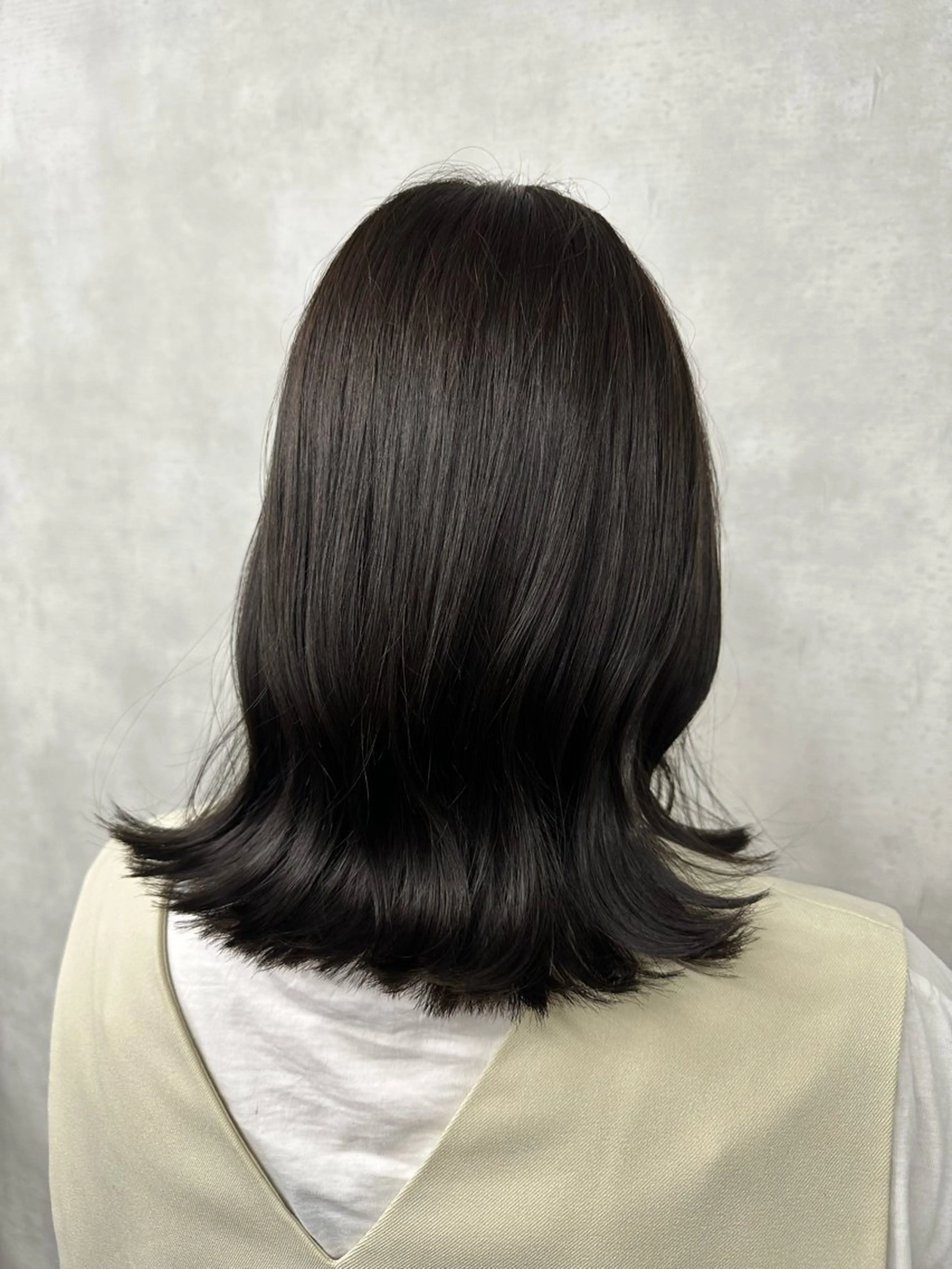 ミディアム カラー 外山 実咲のヘアスタイル