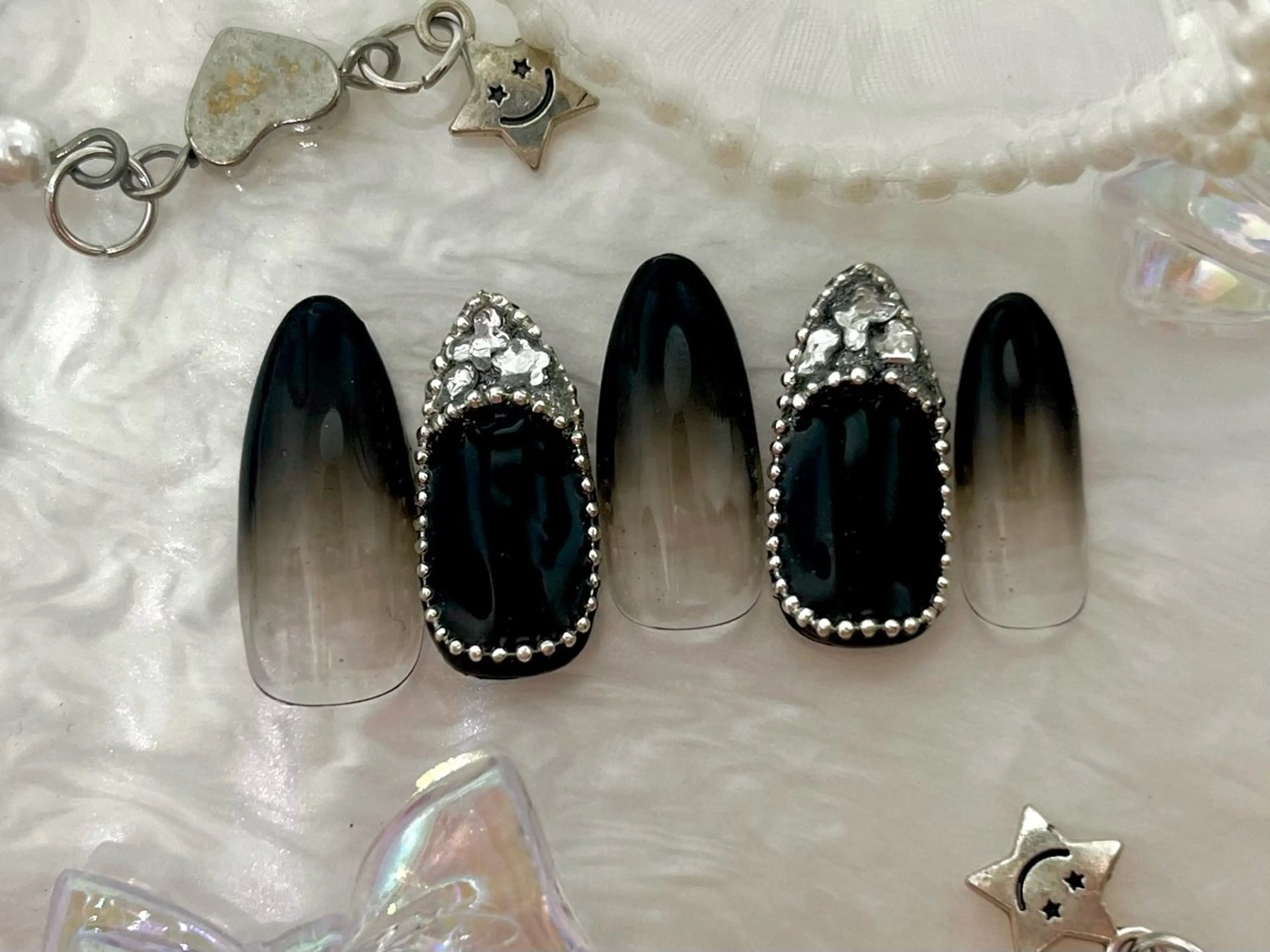 ネイル シルバー ハンドネイル RIKA@salon newsproutのネイルデザイン