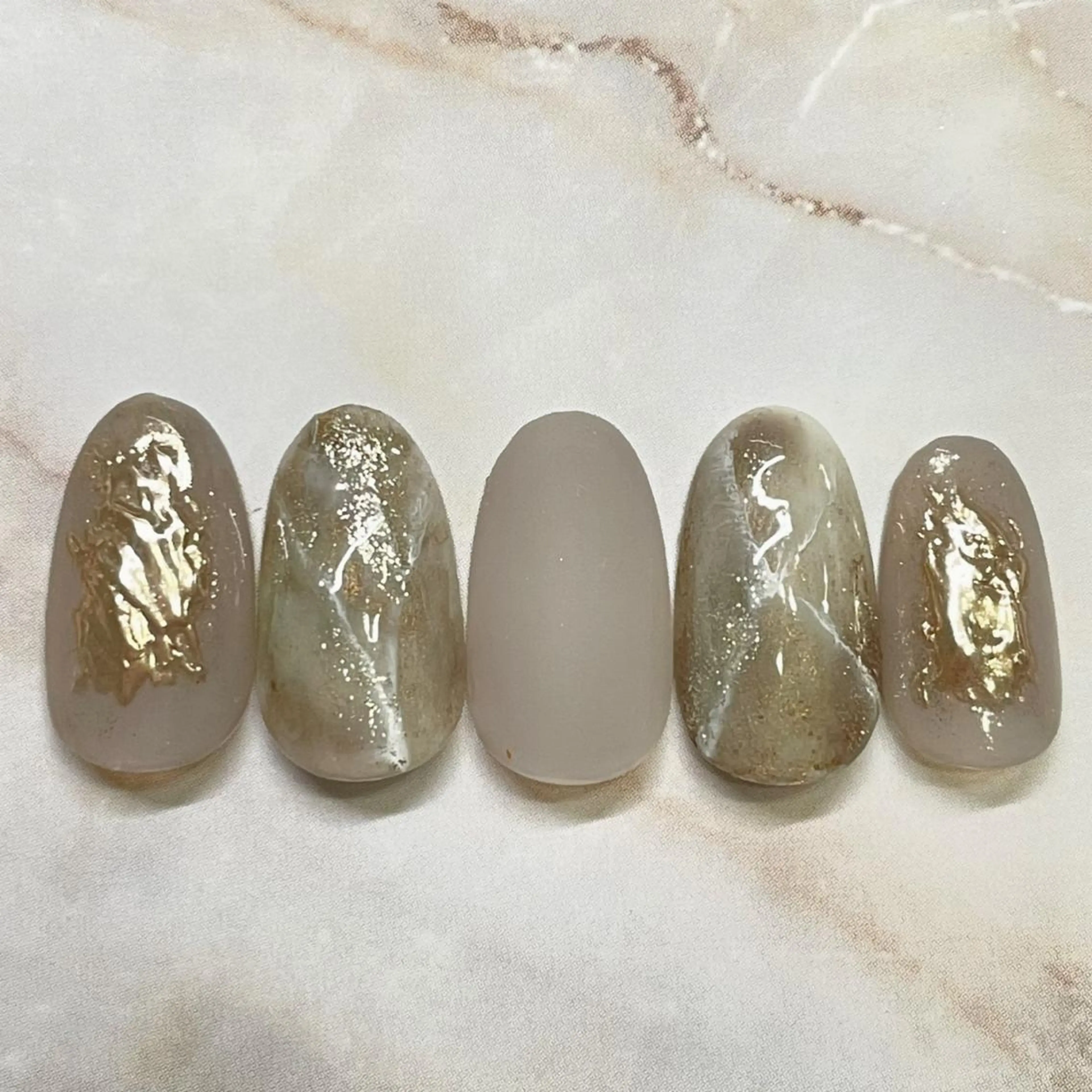 ミディアム Lety total beautyのネイルデザイン