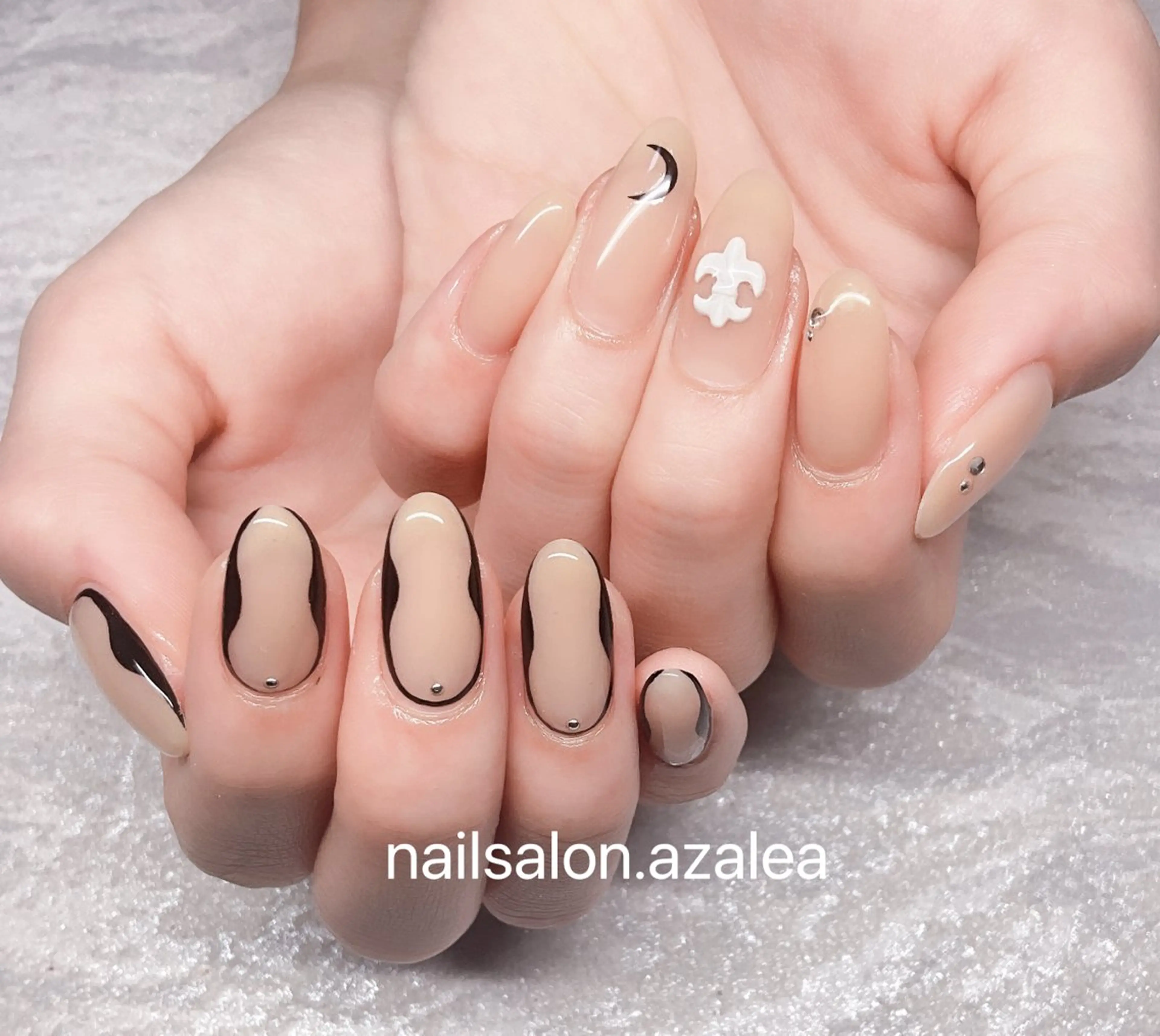 ネイル ハンドネイル R inのネイルデザイン