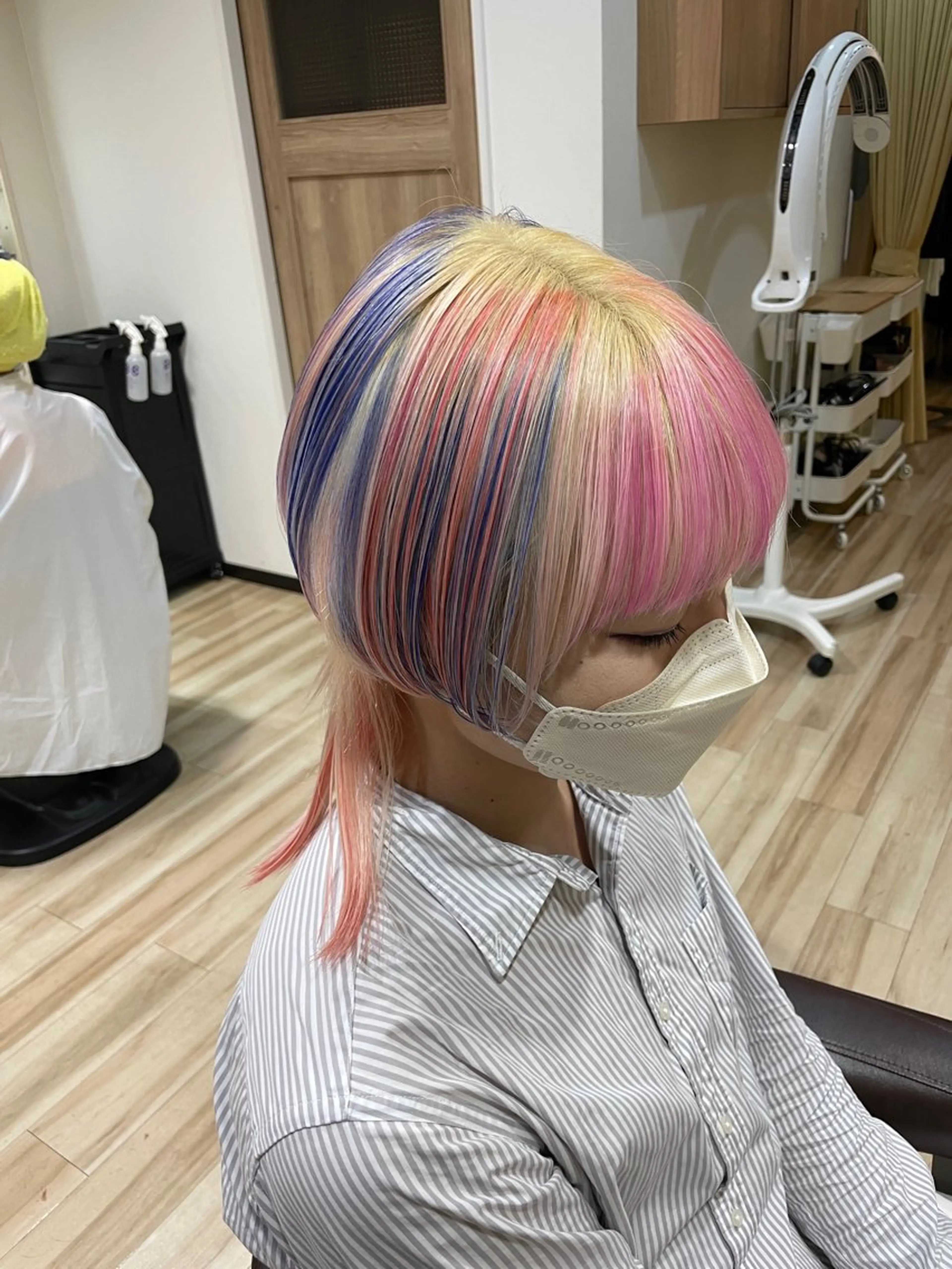 ミディアム カラー メンズ 🌈派手髪ハイトーン 🌈鈴木亮太🌈のヘアスタイル