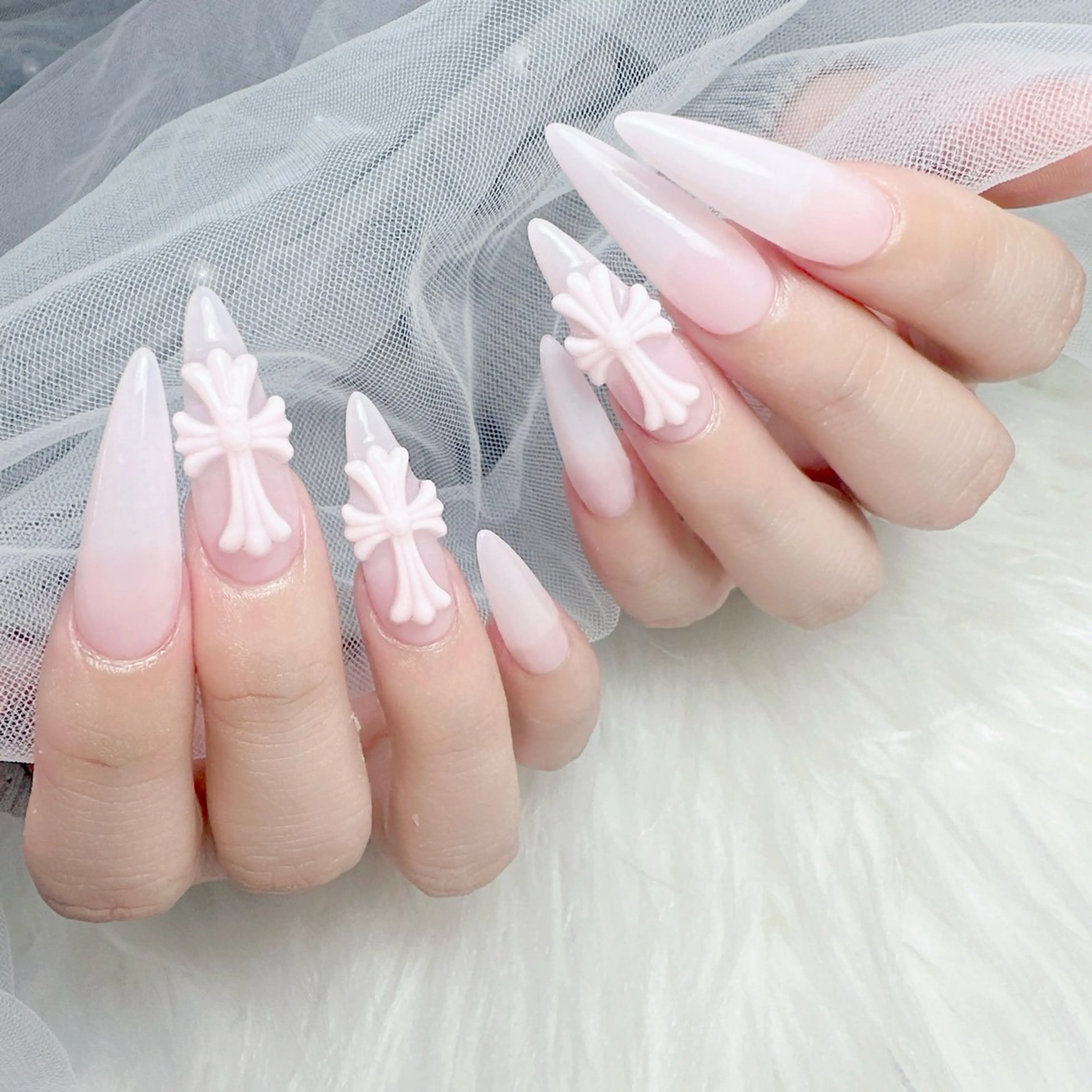 ネイル アートネイル ジェルネイル キラキラネイル ロングネイル マグネットネイル ハンドネイル Viola. 優花のネイルデザイン