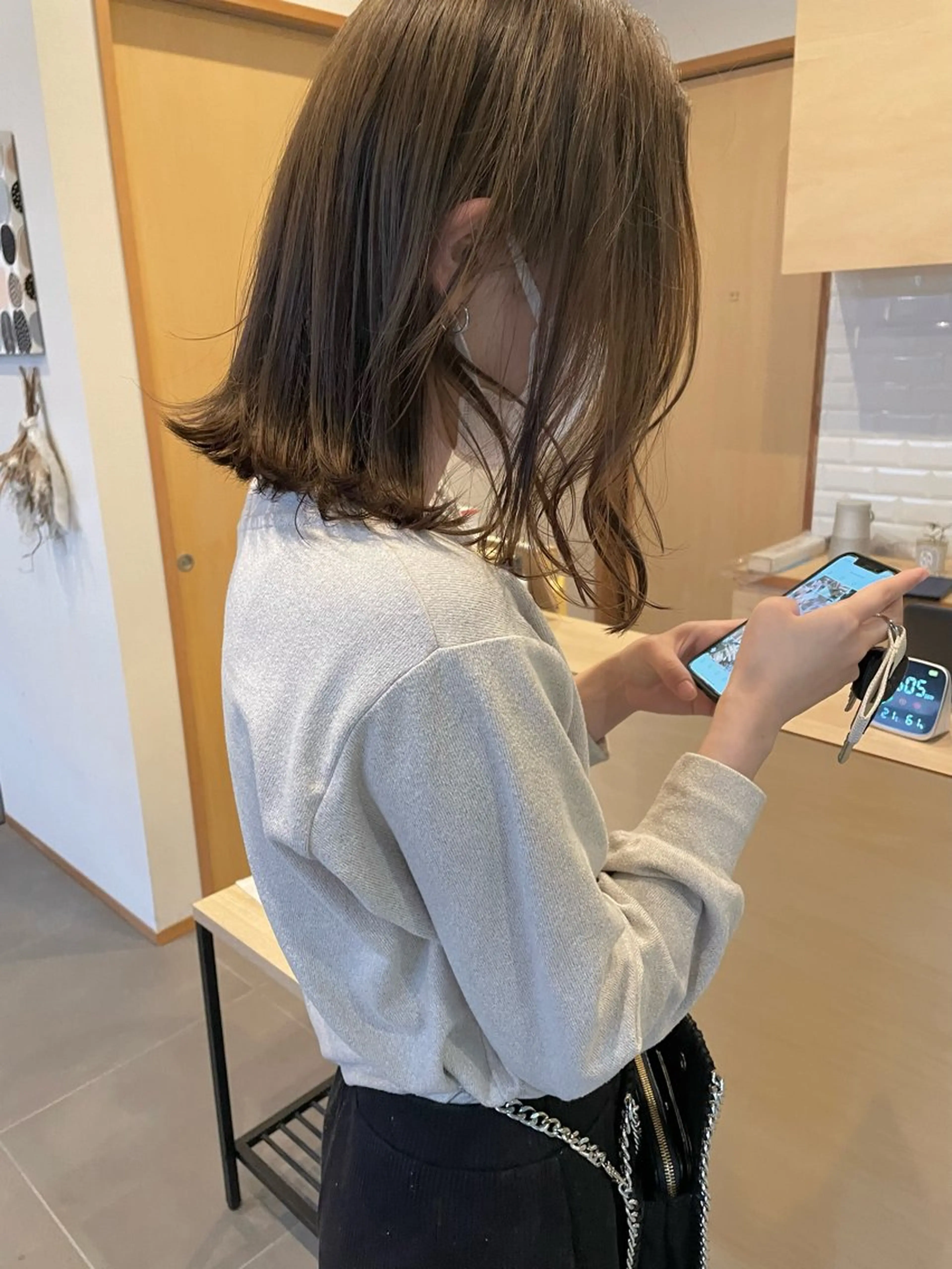 ミディアム カット ヘアカラー LORO.hairmake&spa所属・山﨑 ひよりのヘアスタイル