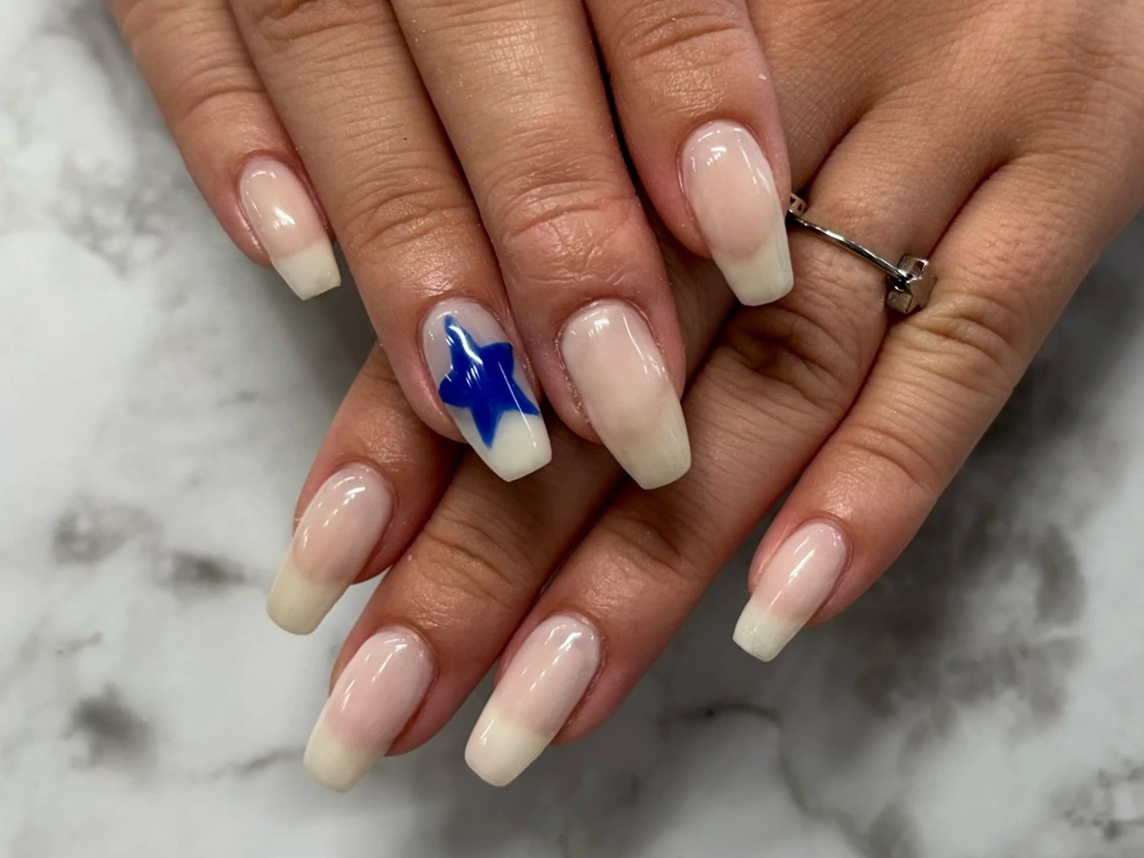 ネイル シンプルネイル ハンドネイル Lani🌈Nail Konatsuのネイルデザイン