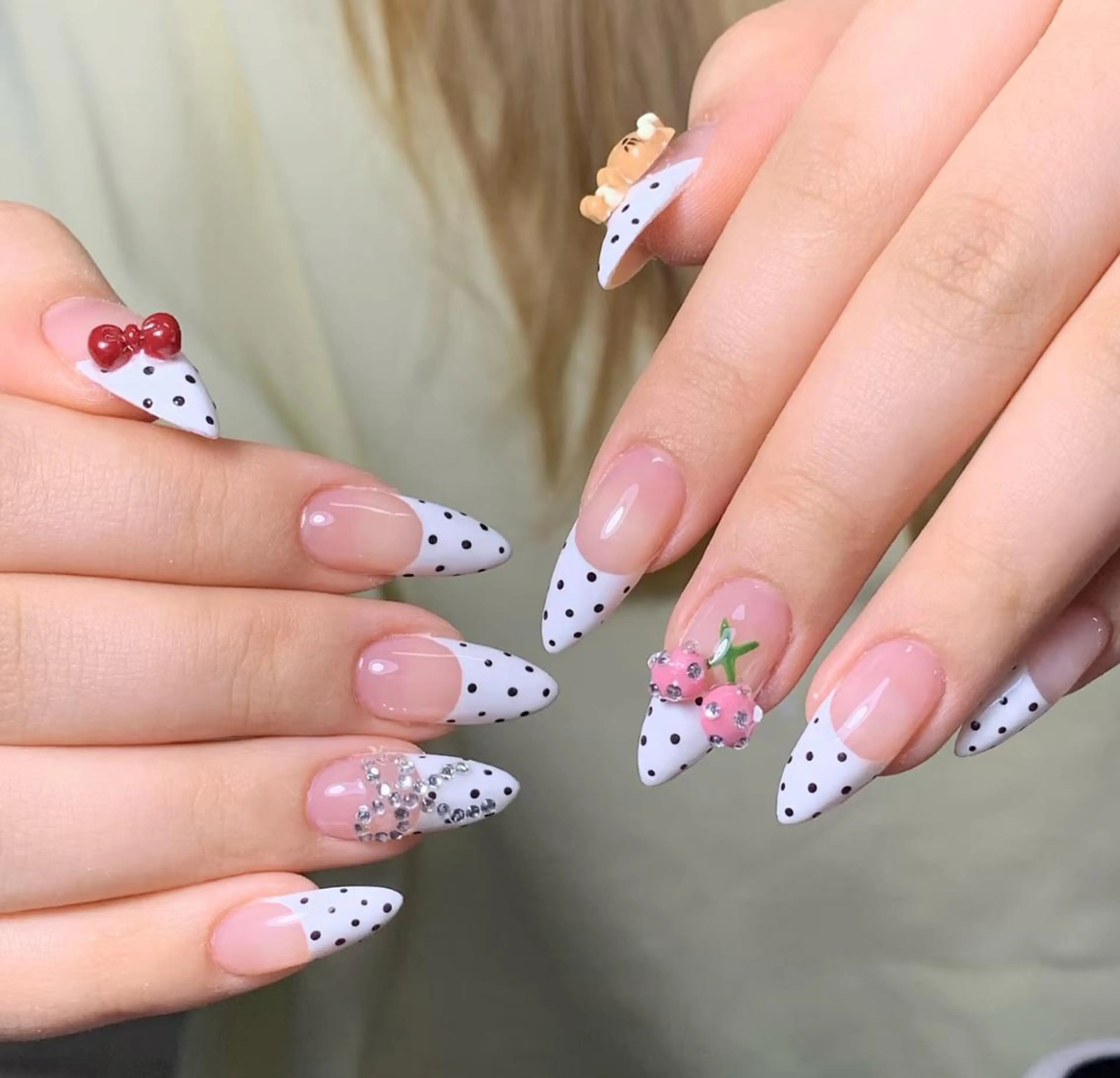 ネイル ハンドネイル ル ルのネイルデザイン