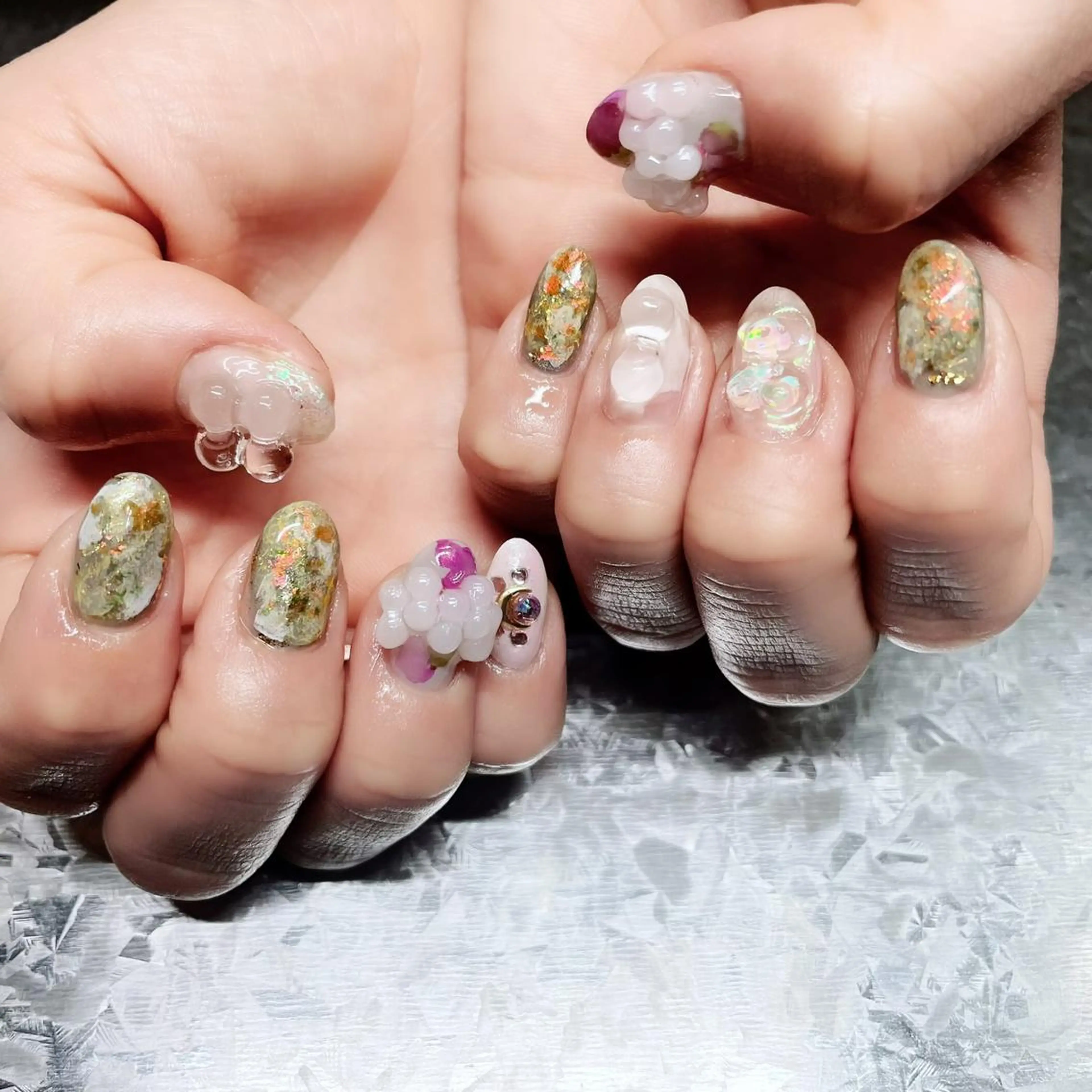 ネイル オーロラネイル 氷ネイル・うるうるネイル 韓国ネイル マグネットネイル ミラーネイル ハンドネイル VOLLMOND nailのネイルデザイン