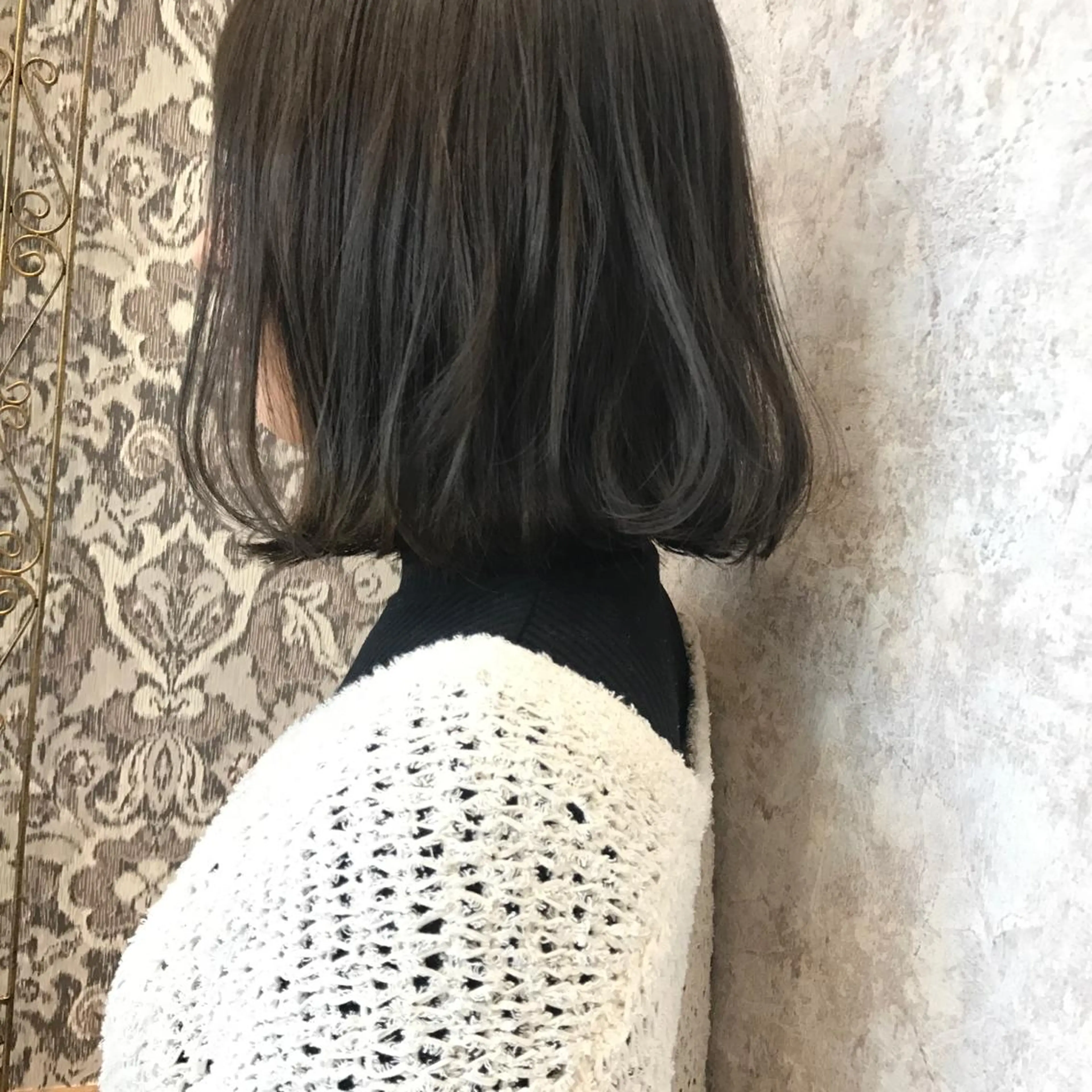 ミディアム カラー ブルーカラー ブルーグレー ブルーグレージュ グレージュ HARUNA🤍 大人ショートヘアのヘアスタイル