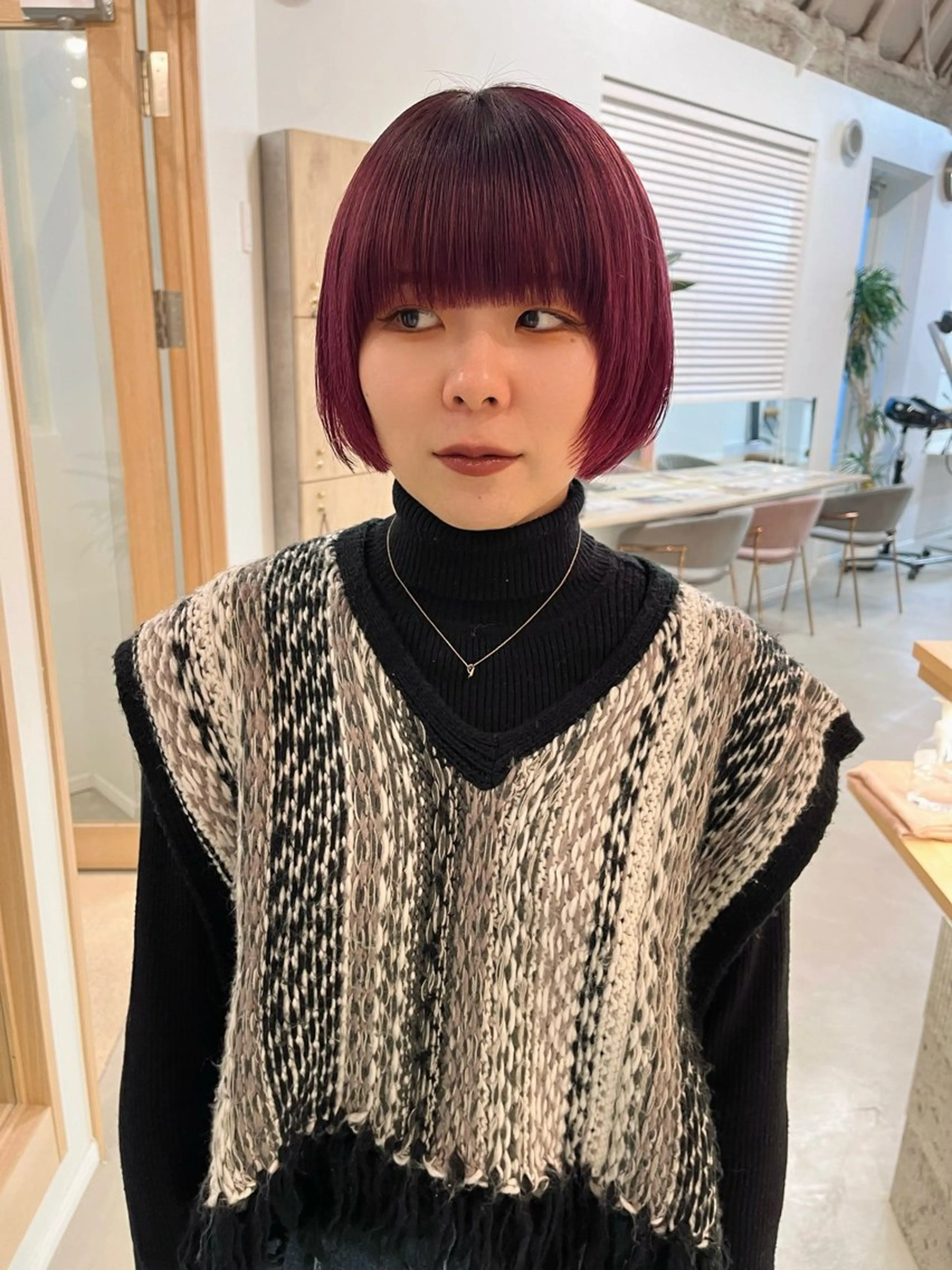 ショート marino/ カラー/顔周りカットのヘアスタイル