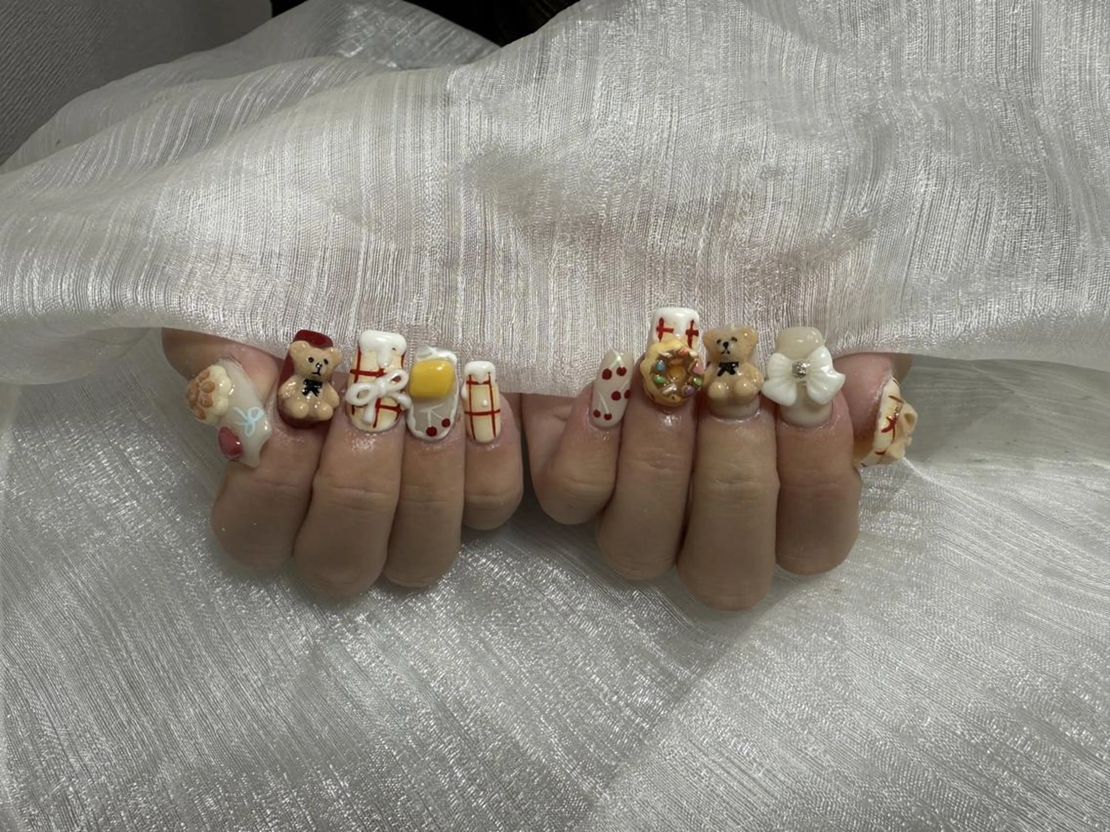 ネイル DEMAIN- 🌹のネイルデザイン