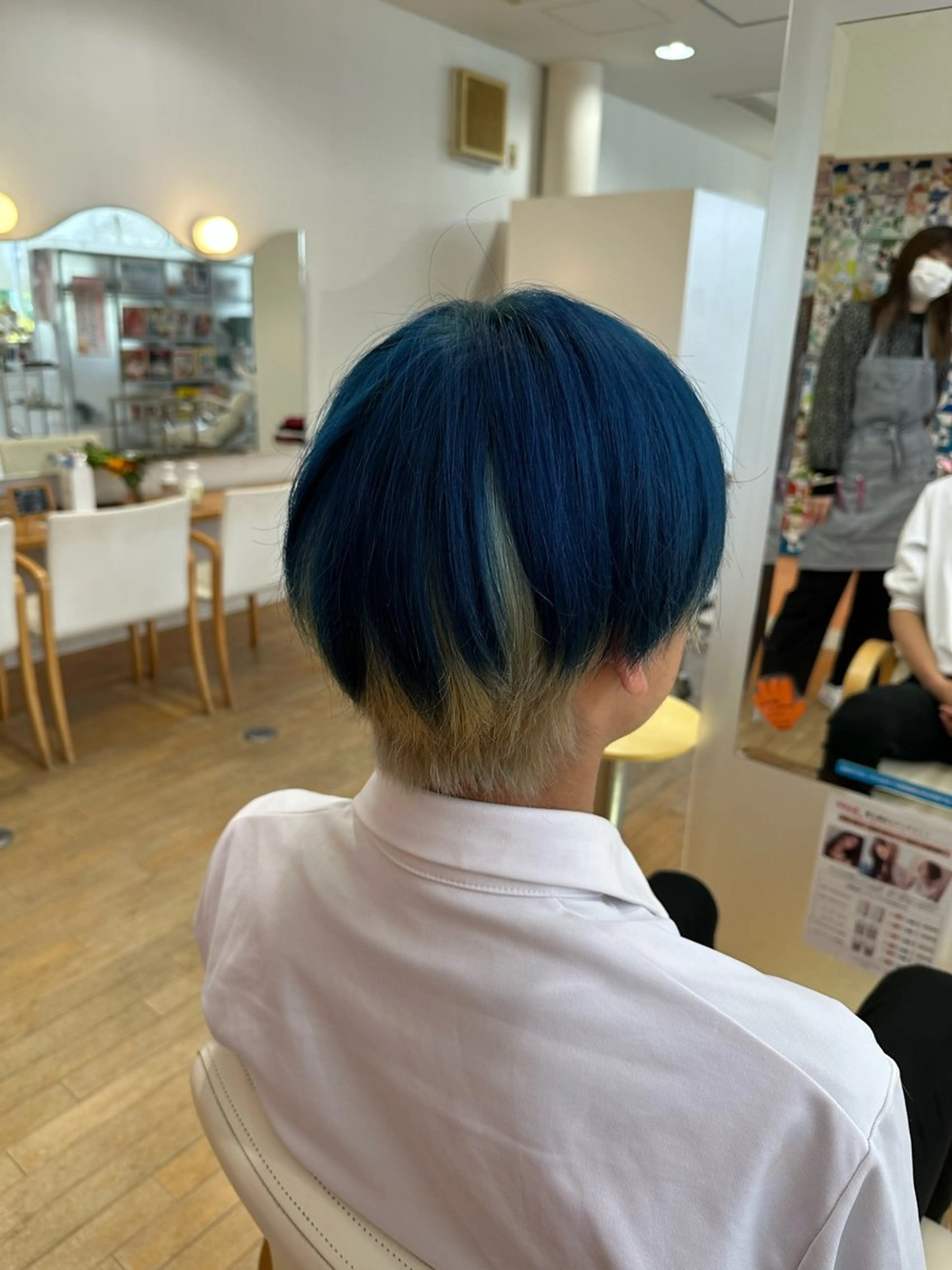 カラー ブルーカラー 山本 瑠華のヘアスタイル