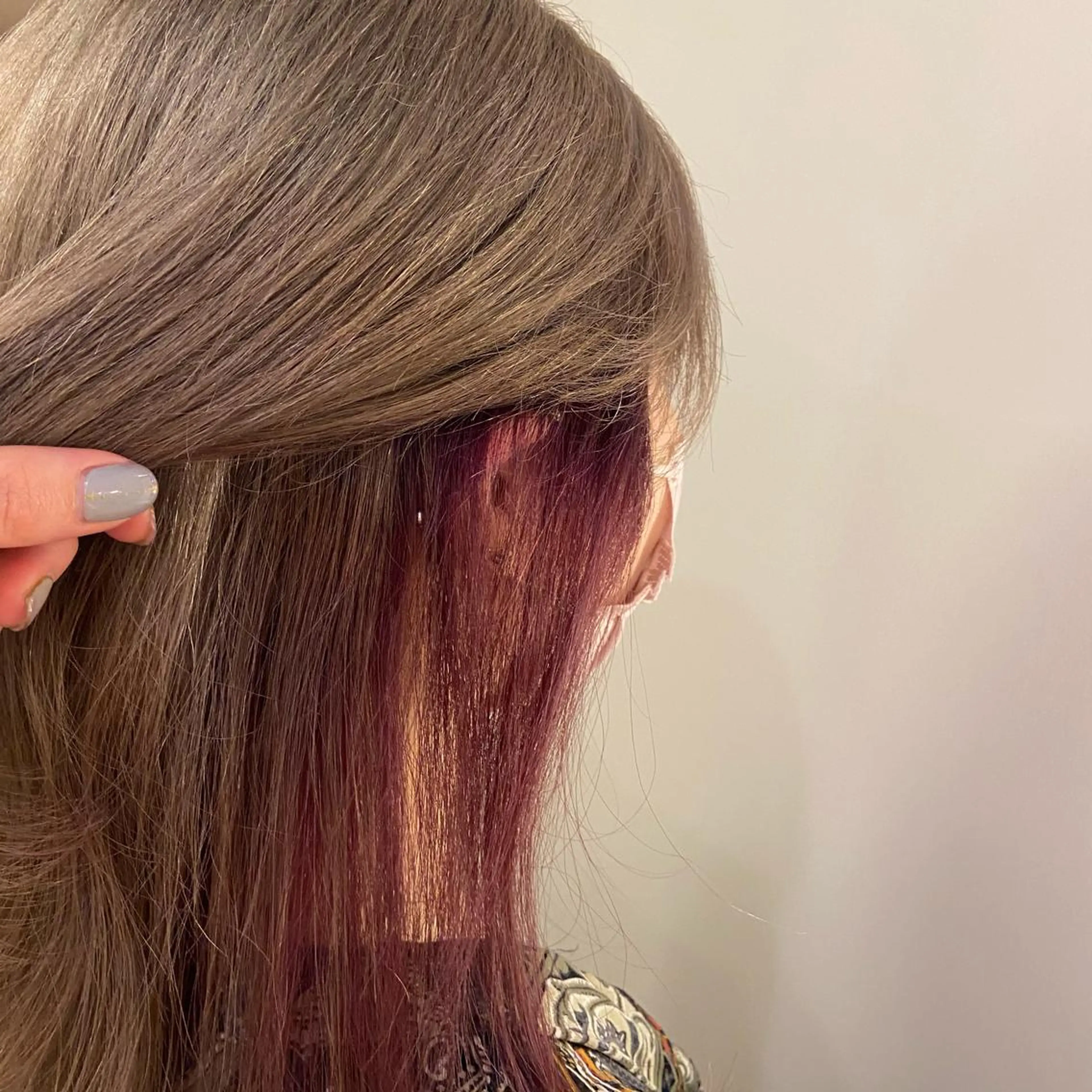 セミロング カラー ブリーチ ブロンド グレージュ ピンクカラー 滝口 江梨🔅のヘアスタイル