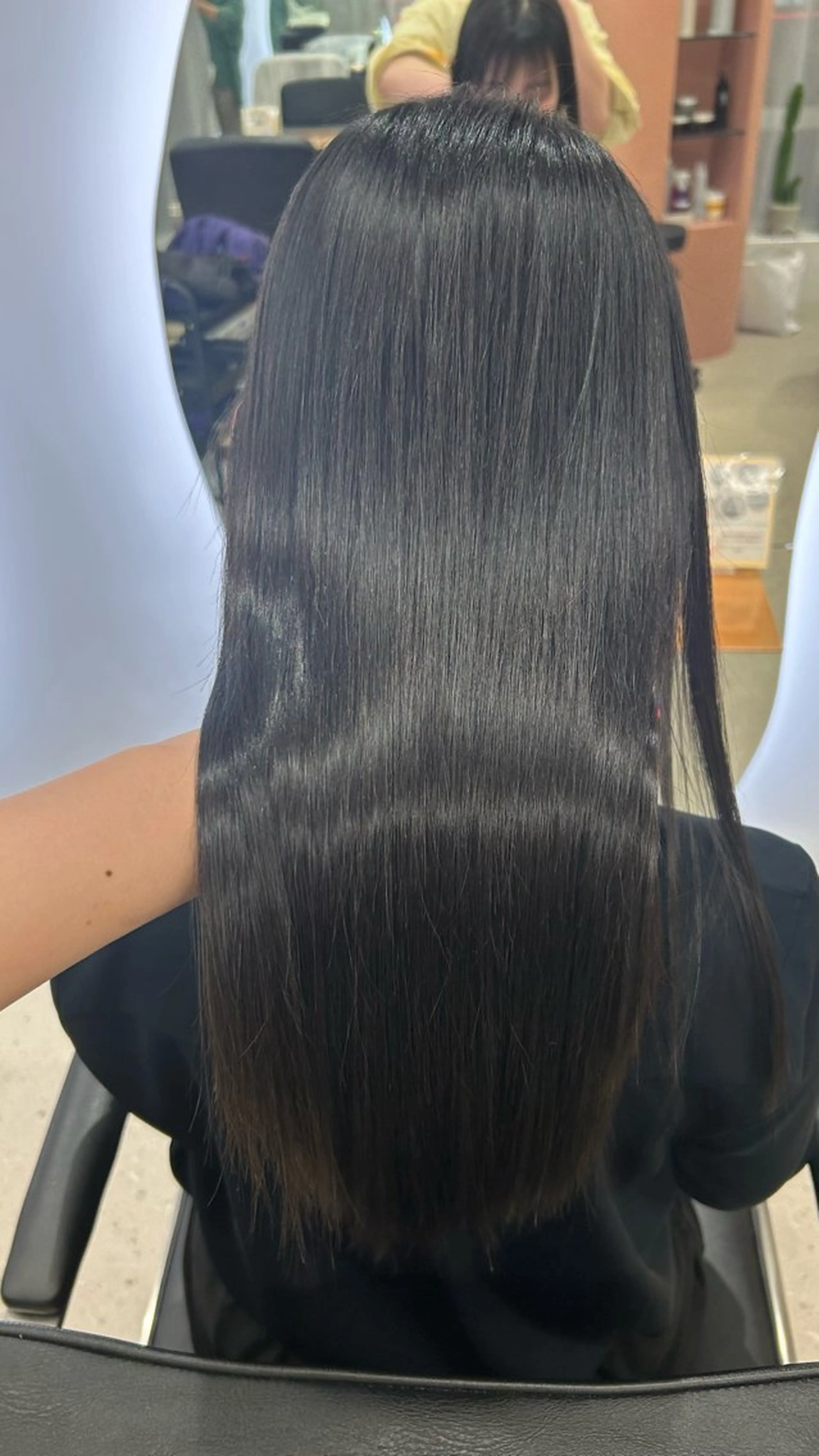 【ノンダメージサロンだから叶う🌟】ホリスティックストレート➕ホリスティックカラー➕ウルトワトリートメントの写真
