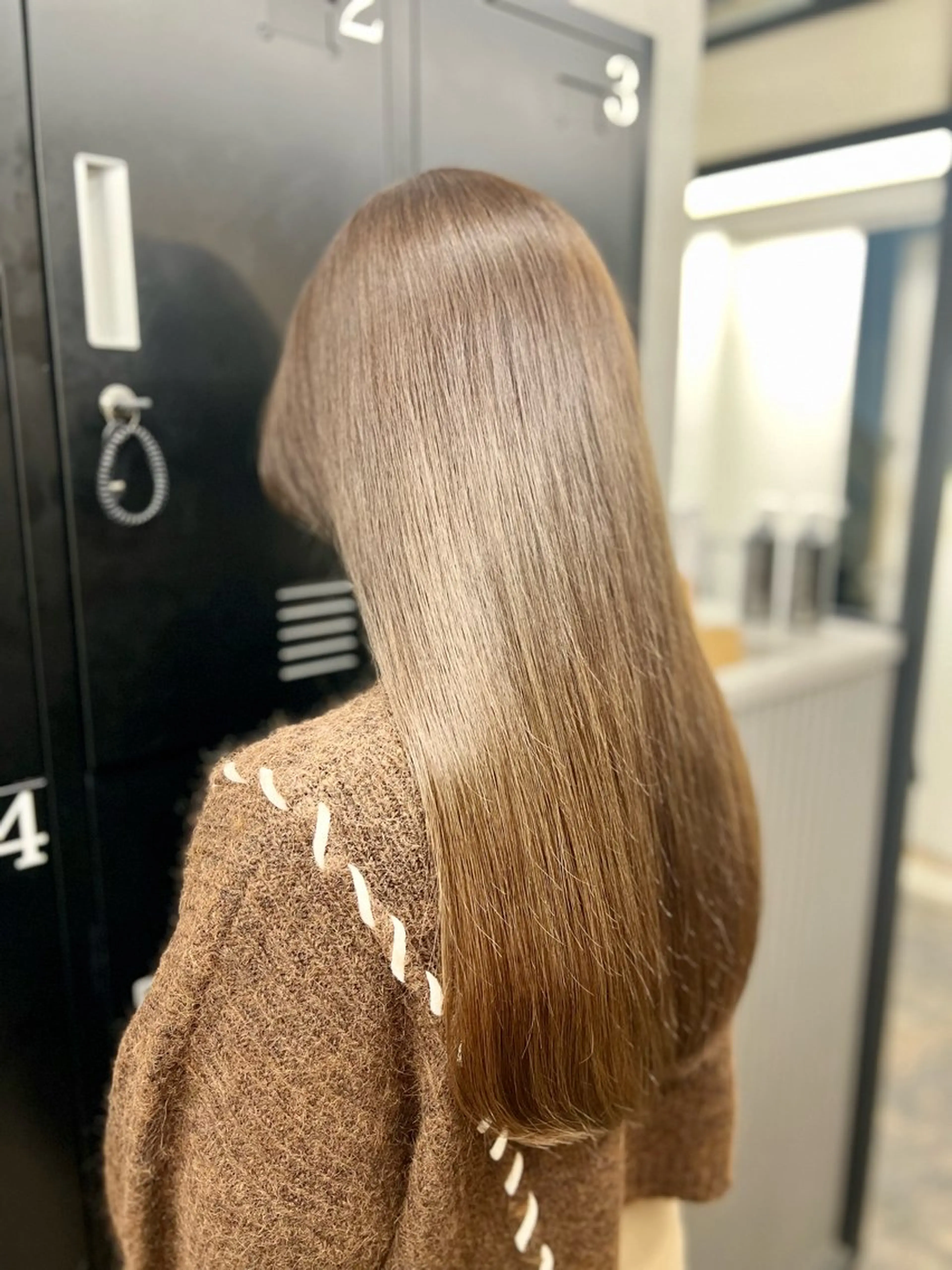 ロング カラー ベージュカラー ブリーチ ミルクティーベージュ ブリーチなしカラー 髪質改善 ADLLA.アドラ所属・ADLLA.新宿/ 美髪/艶髪/栗原🦋のヘアスタイル