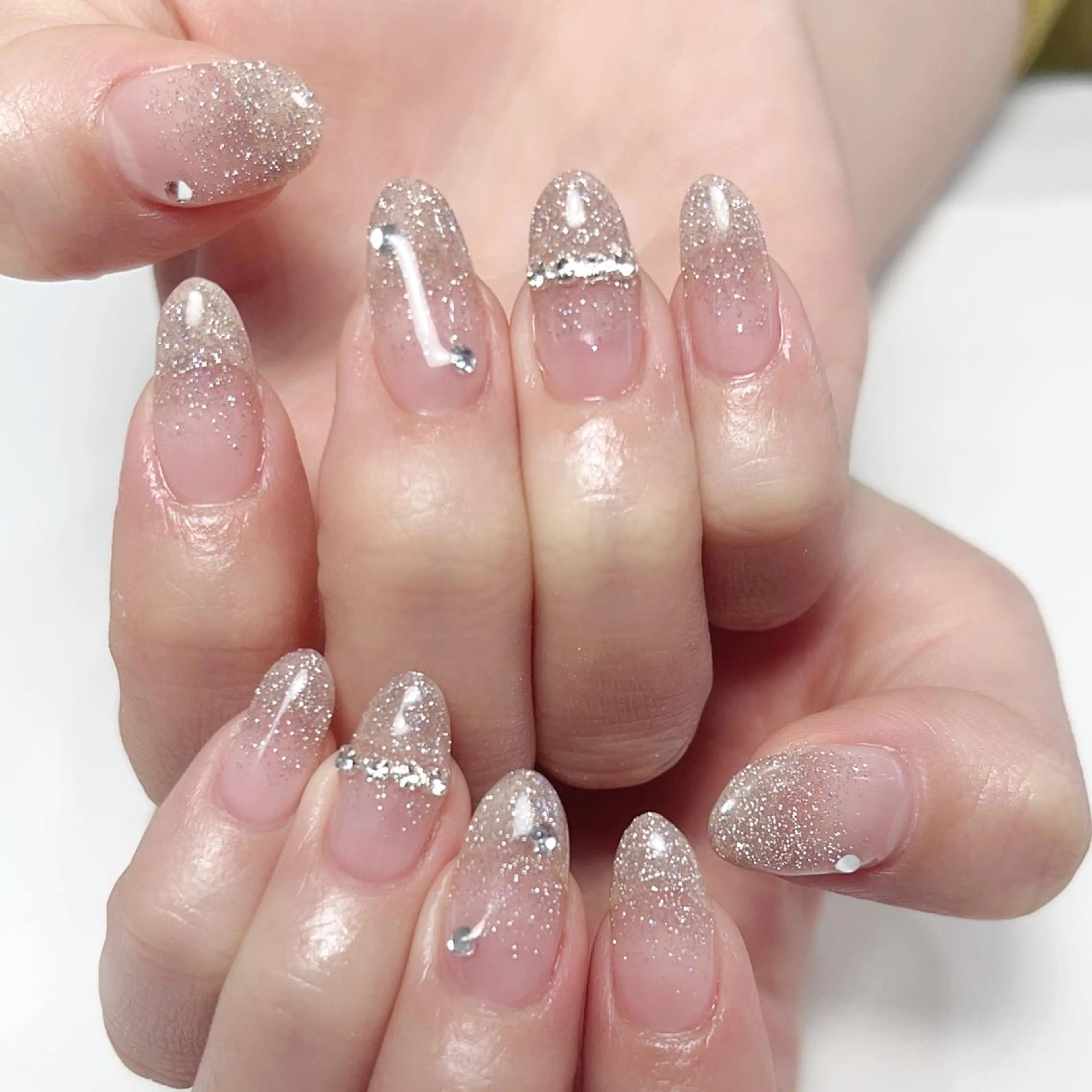 ネイル Elegant beautyシュルイのネイルデザイン