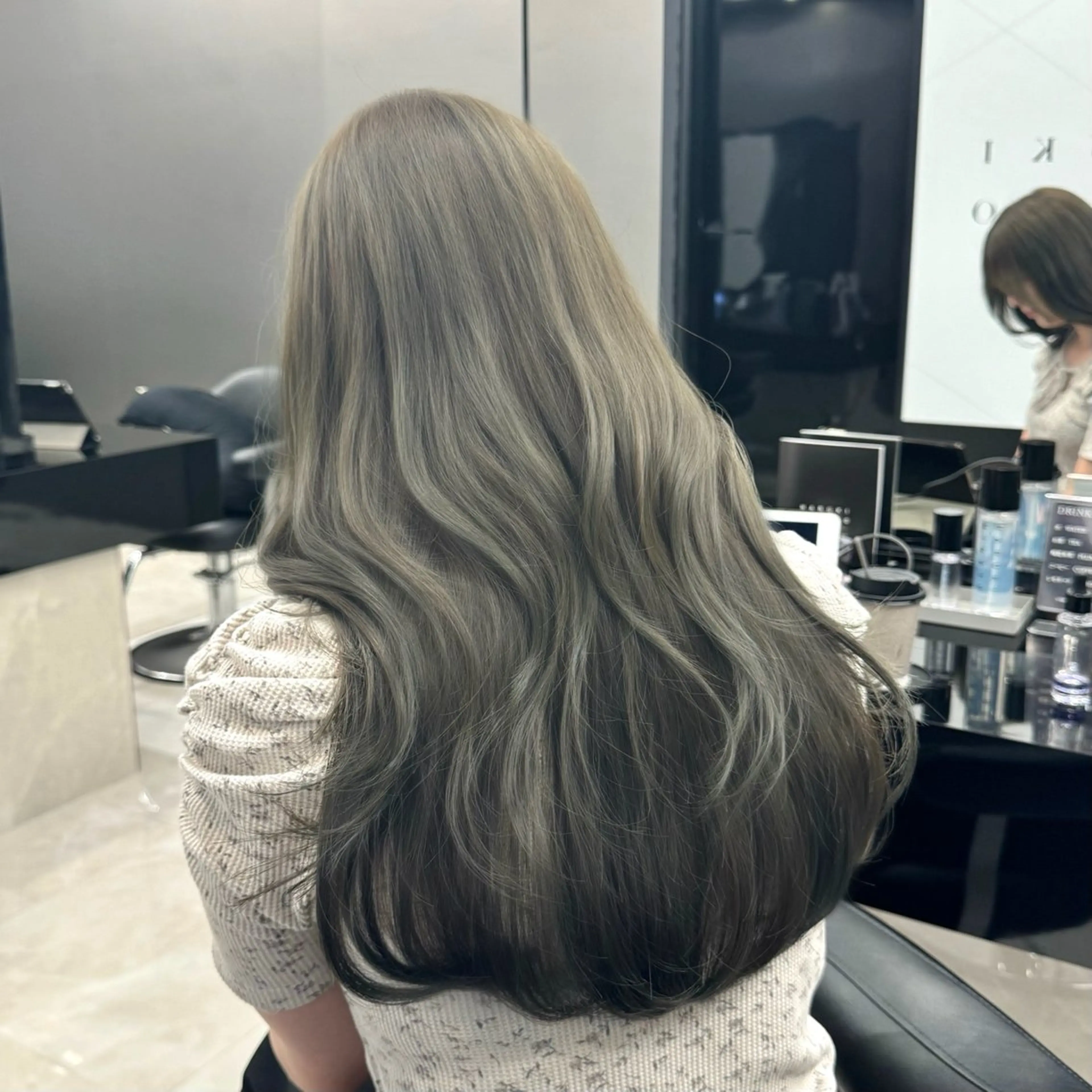 セミロング カラー カット ヘアカラー トリートメント HARUKI MINATO Japan SENDAI所属・🌈【透明感・韓国 ヘア】がっきー🌈のヘアスタイル