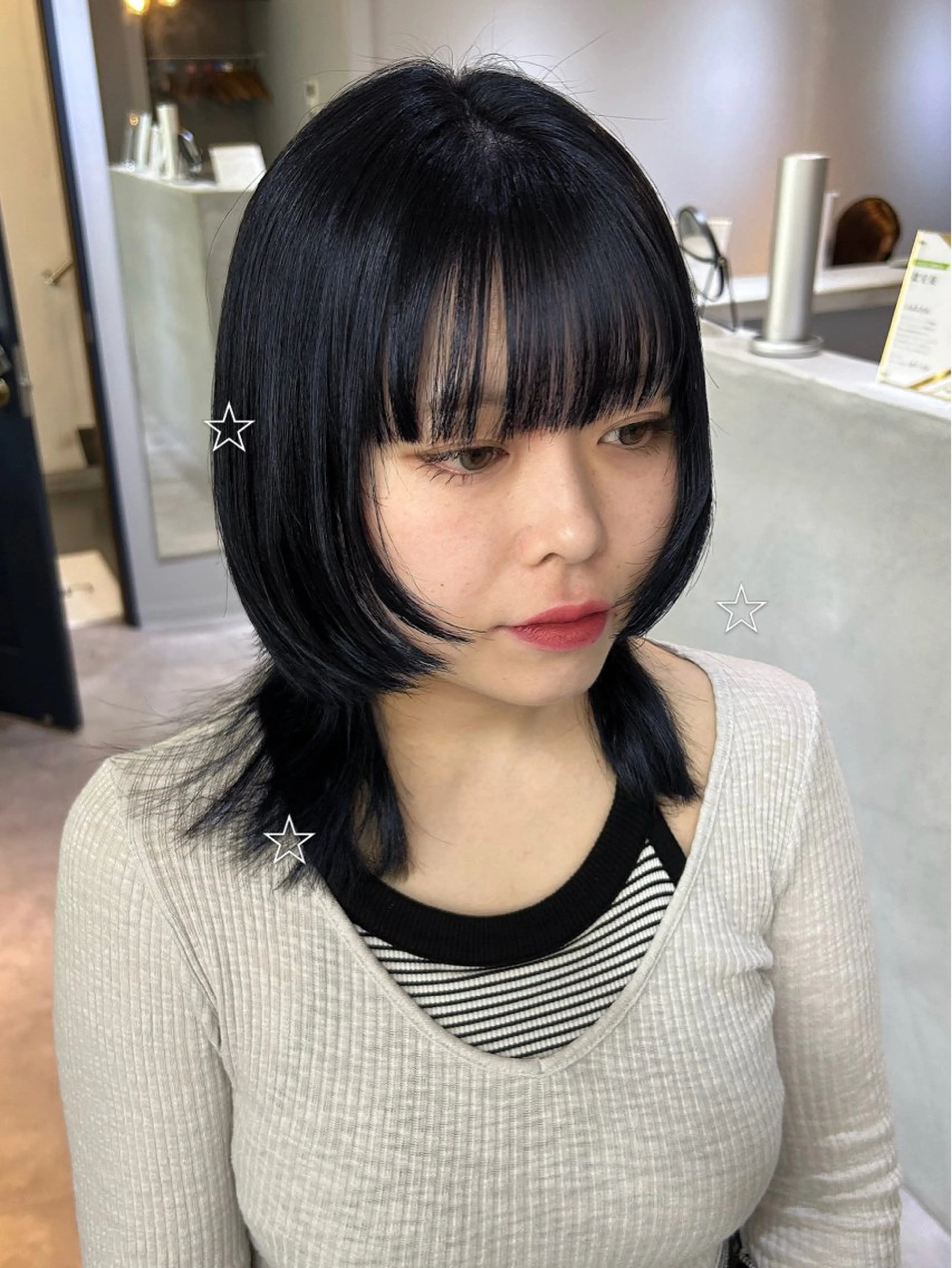 ミディアム カラー 黒髪 ブリーチ ブルーカラー ブルーブラック ヘアカラー トリートメント ヘッドスパ 似合わせ🎀 Miku♡のヘアスタイル