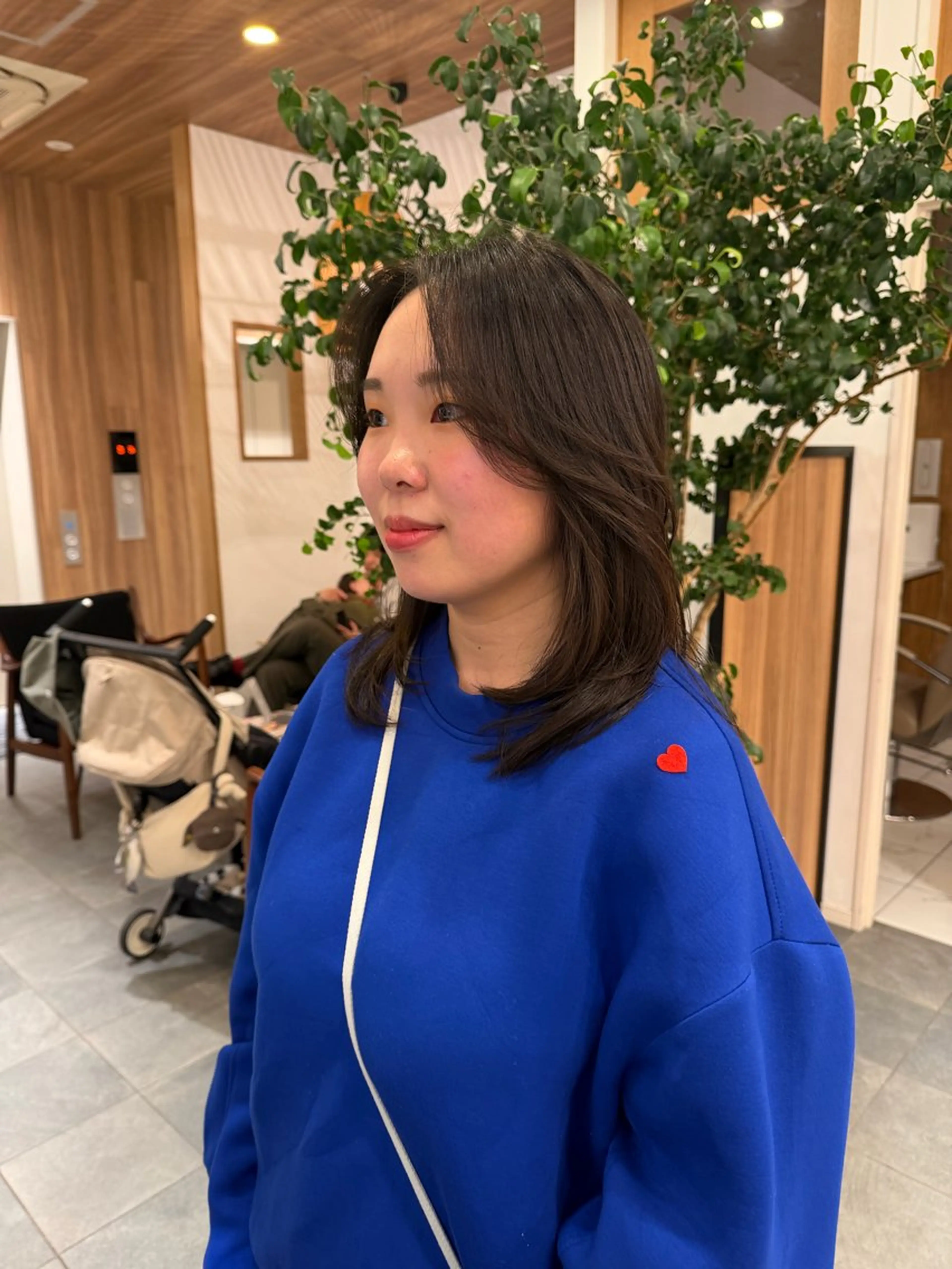 ミディアム レイヤーカット BEAUTRIUM  銀座店所属・カット無料🎶 たるみことりのヘアスタイル