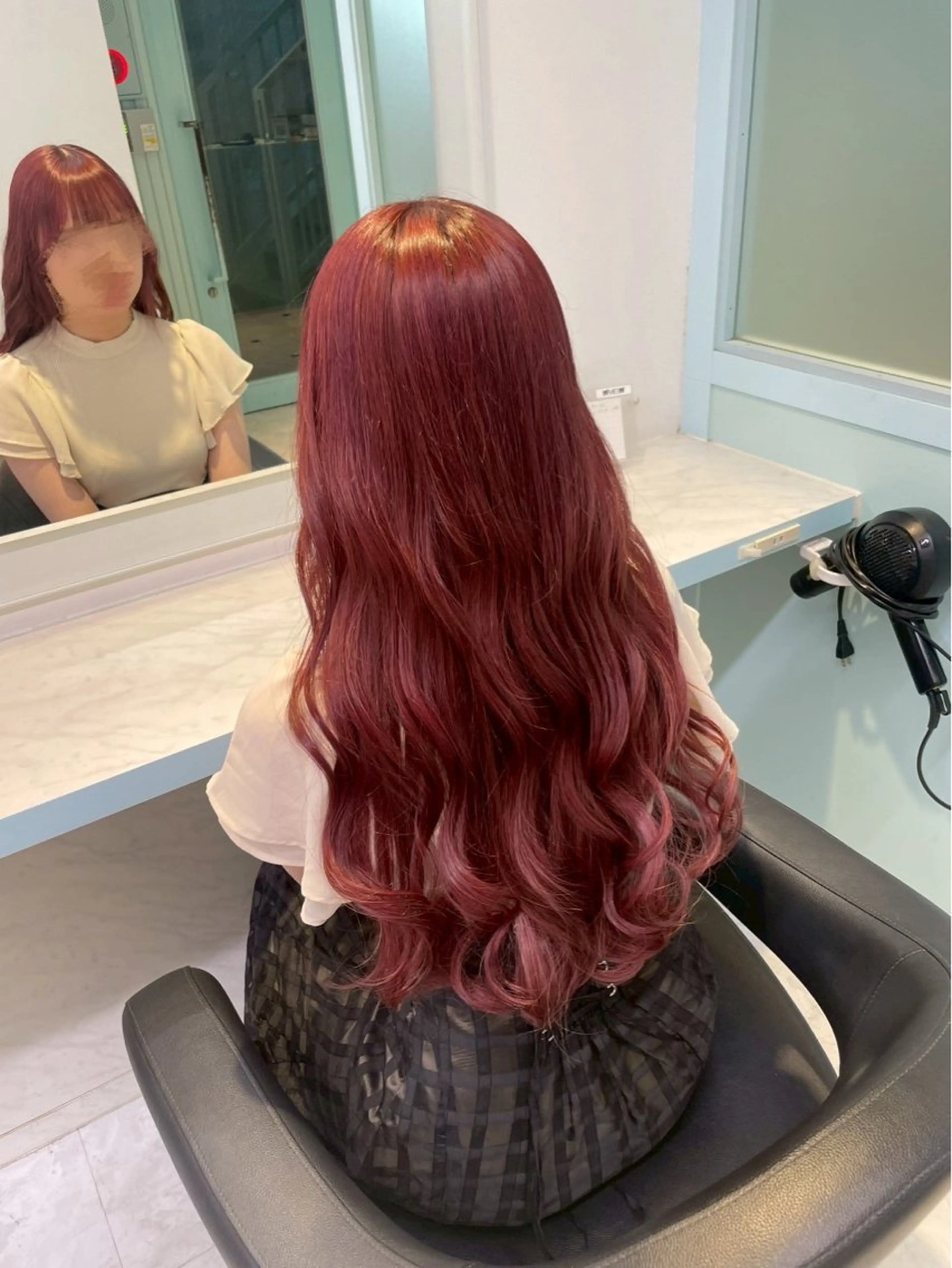 ロング カラー トレンド暖色ヘア🍒 miu🍒のヘアスタイル