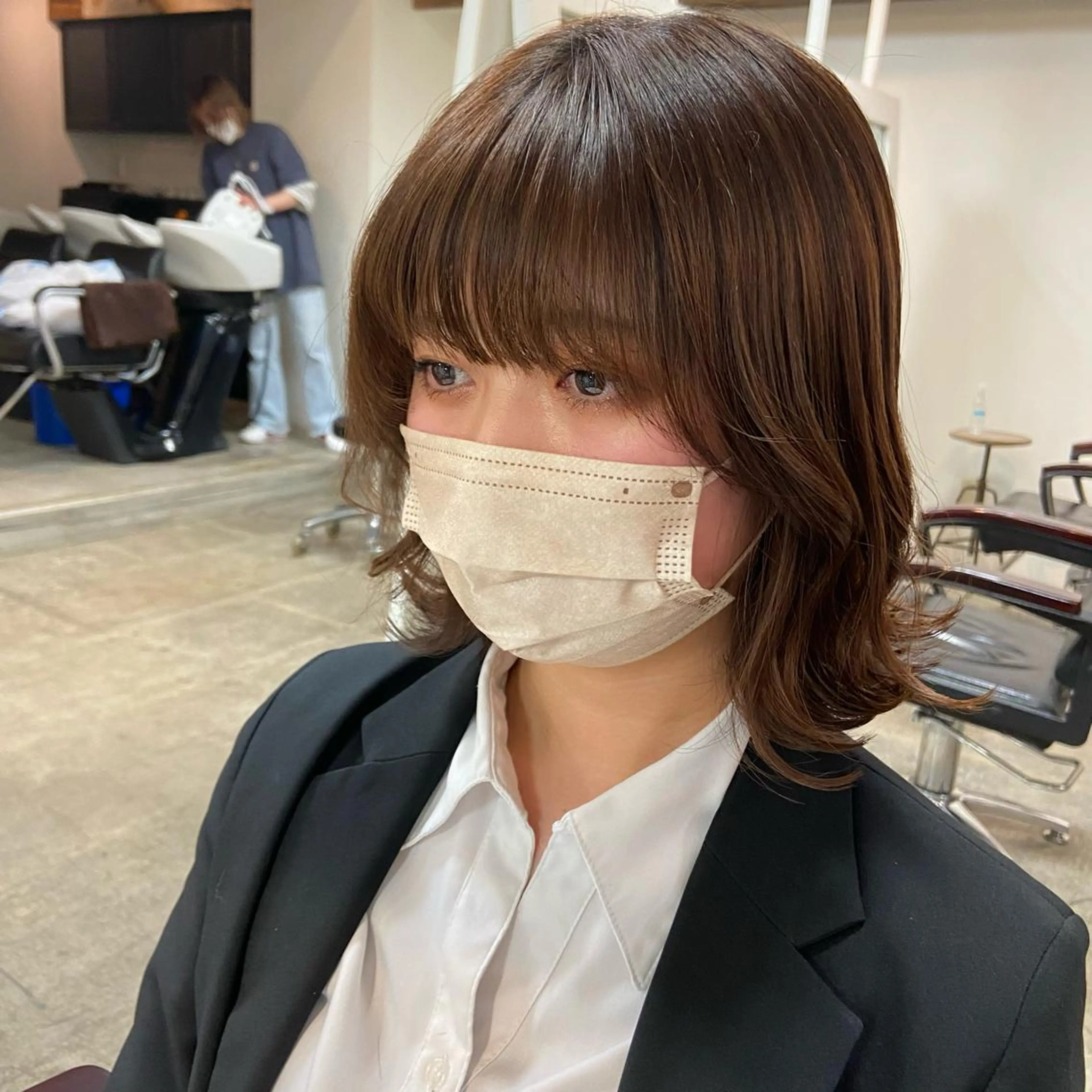 ミディアム ボブ くびれヘア 韓国風ヘア レイヤーカット 外ハネヘア 【似合わせ、垢抜け ヘア】KAEDEのヘアスタイル